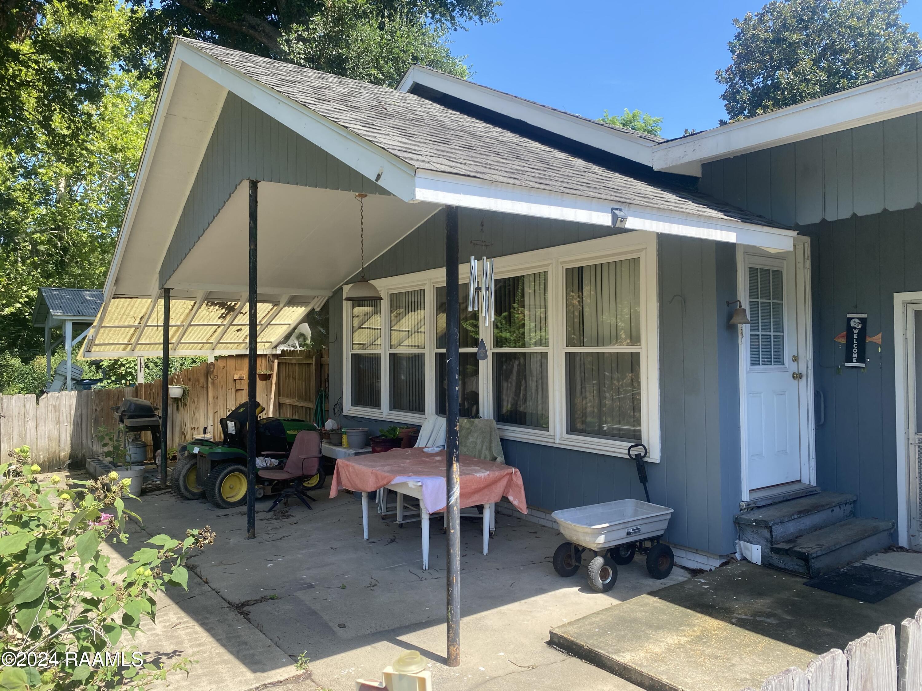 112 W Magnolia Street
