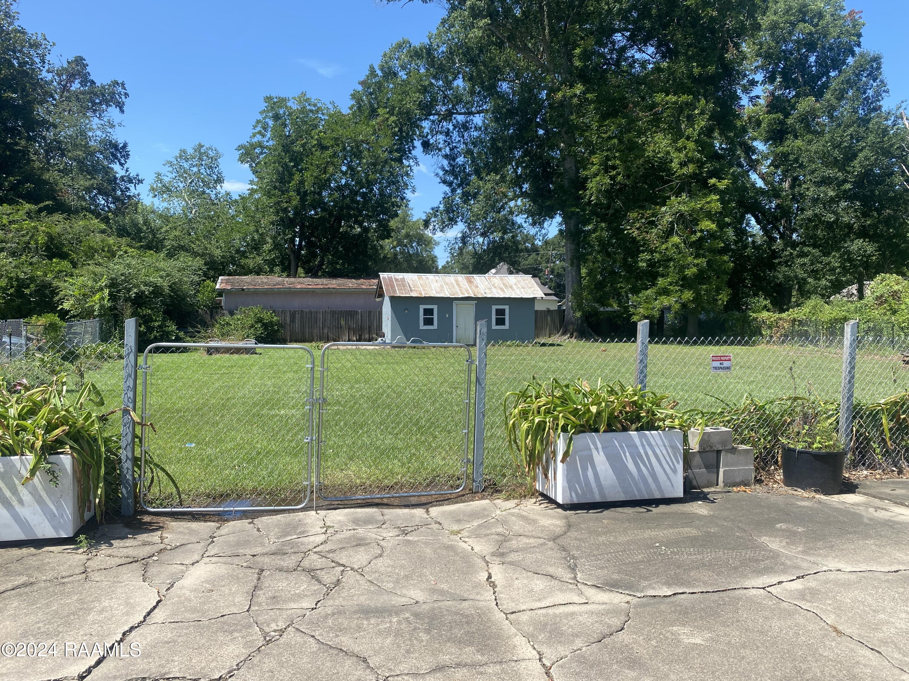 112 W Magnolia Street