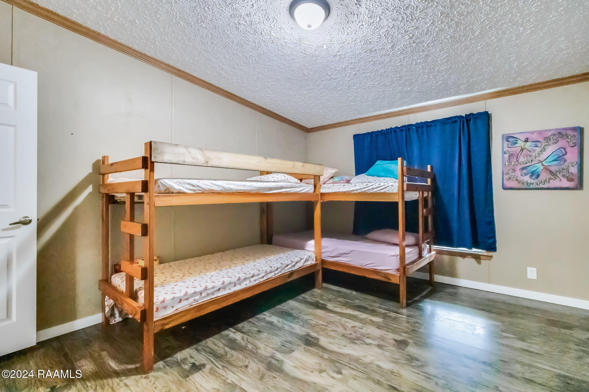 225 Horseshoe Loop