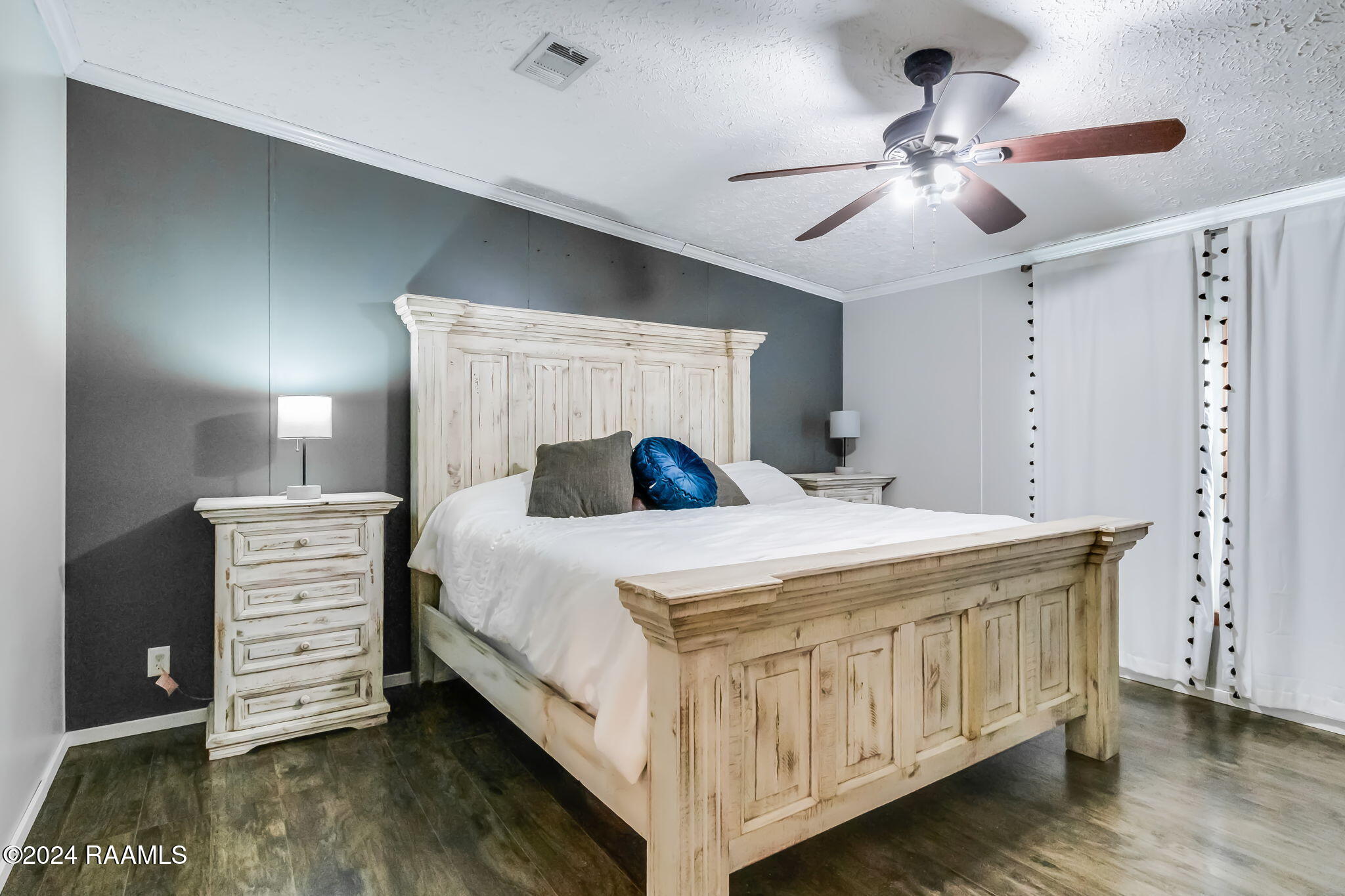 225 Horseshoe Loop