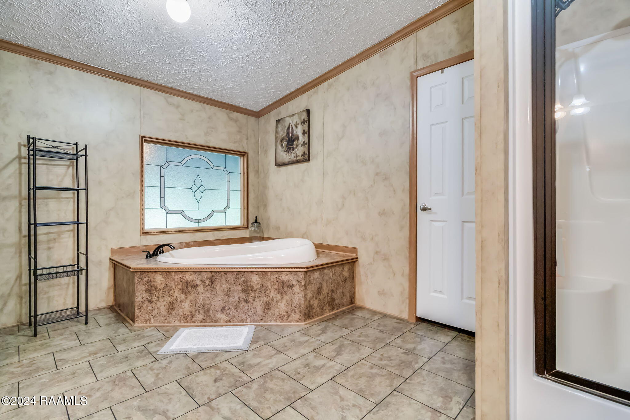 225 Horseshoe Loop
