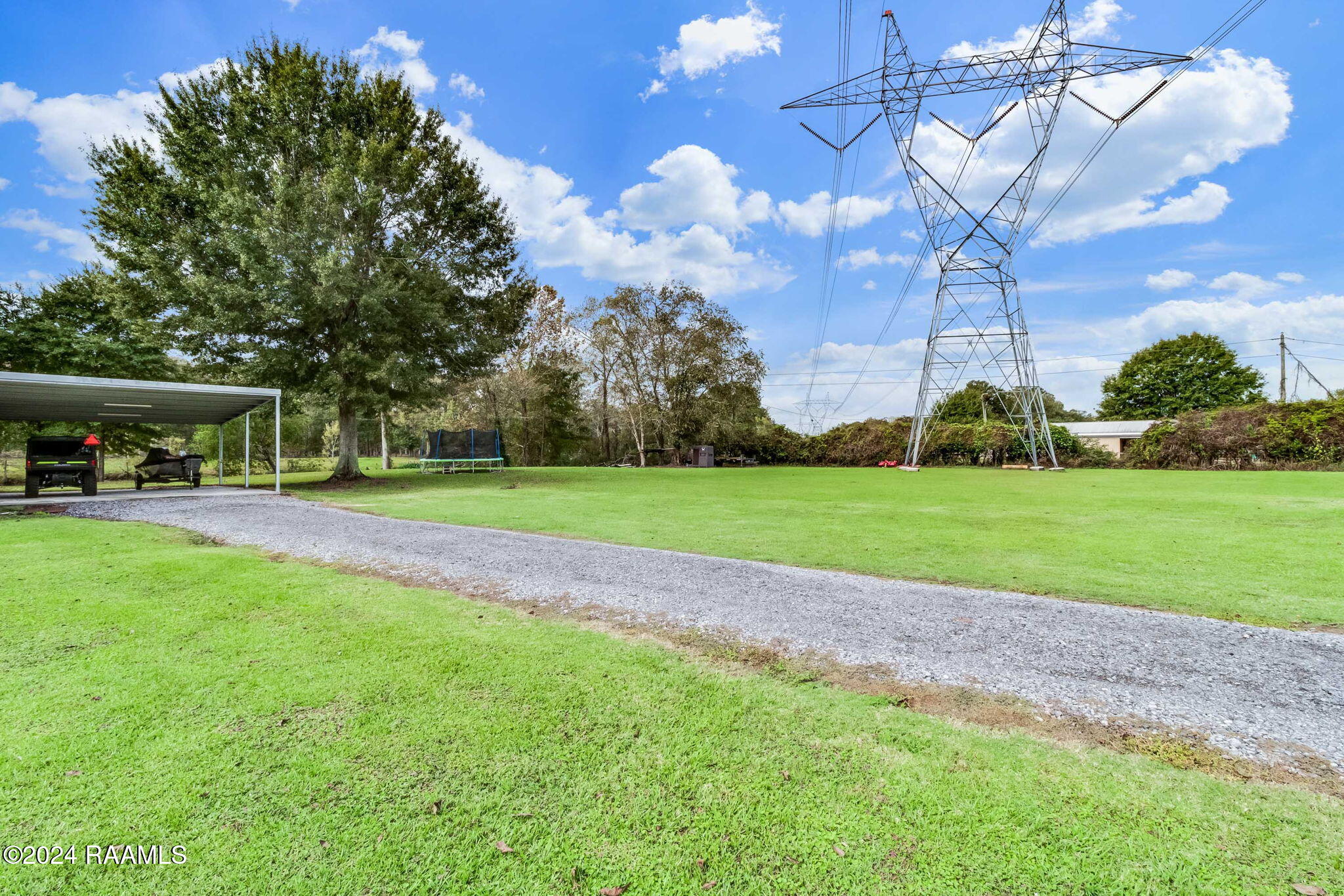 225 Horseshoe Loop