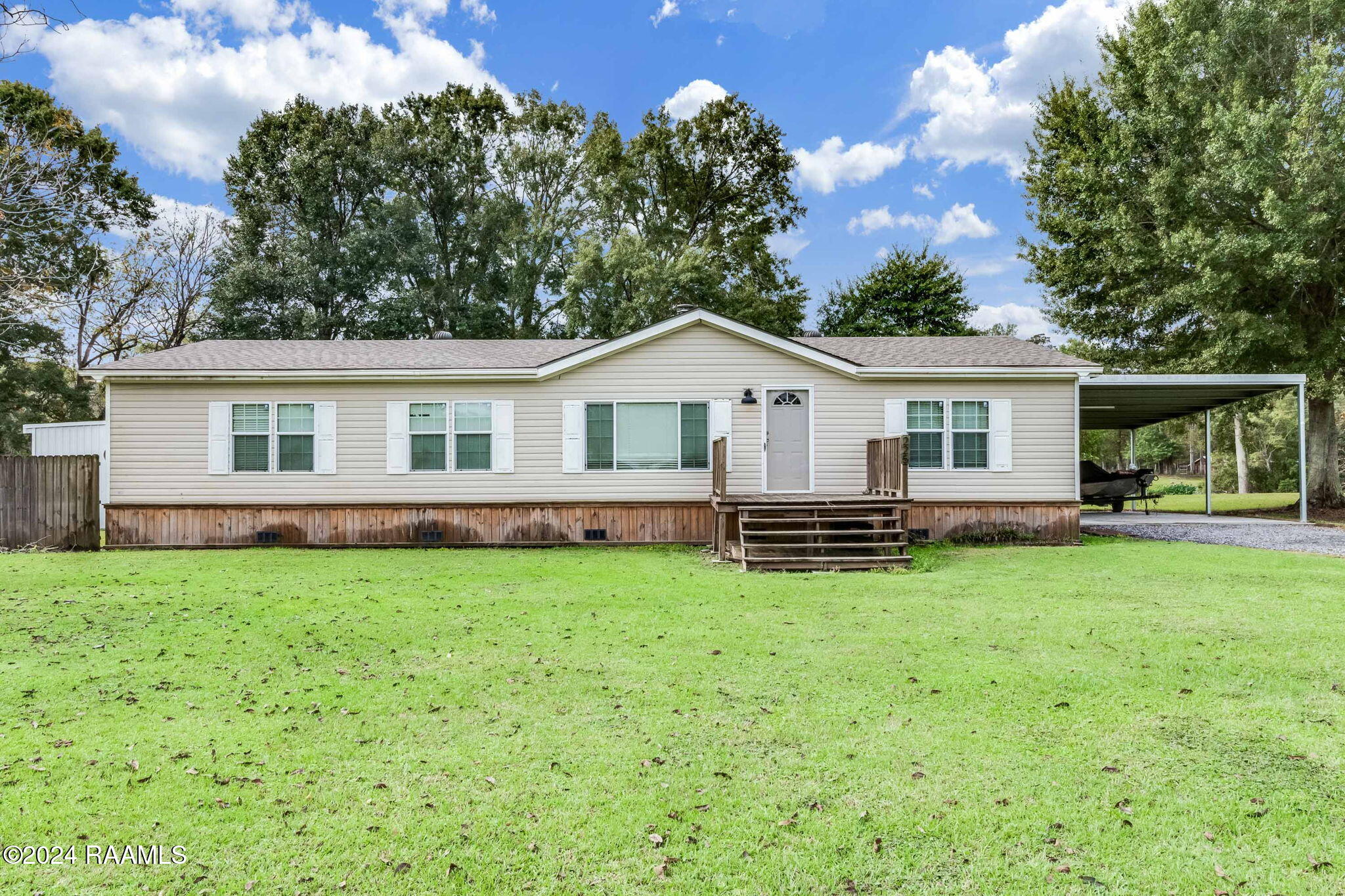225 Horseshoe Loop