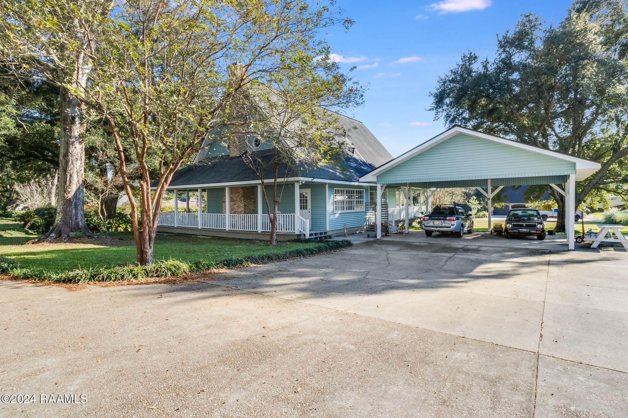1216 St Esprit Road