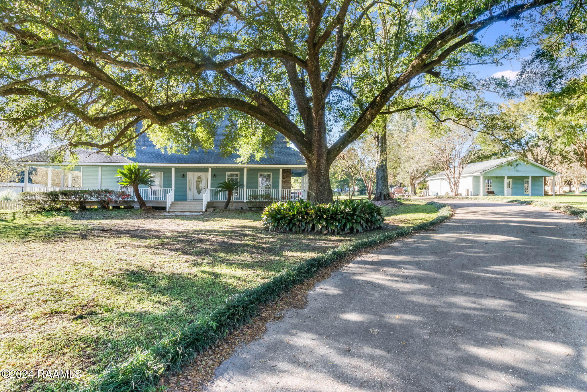 1216 St Esprit Road