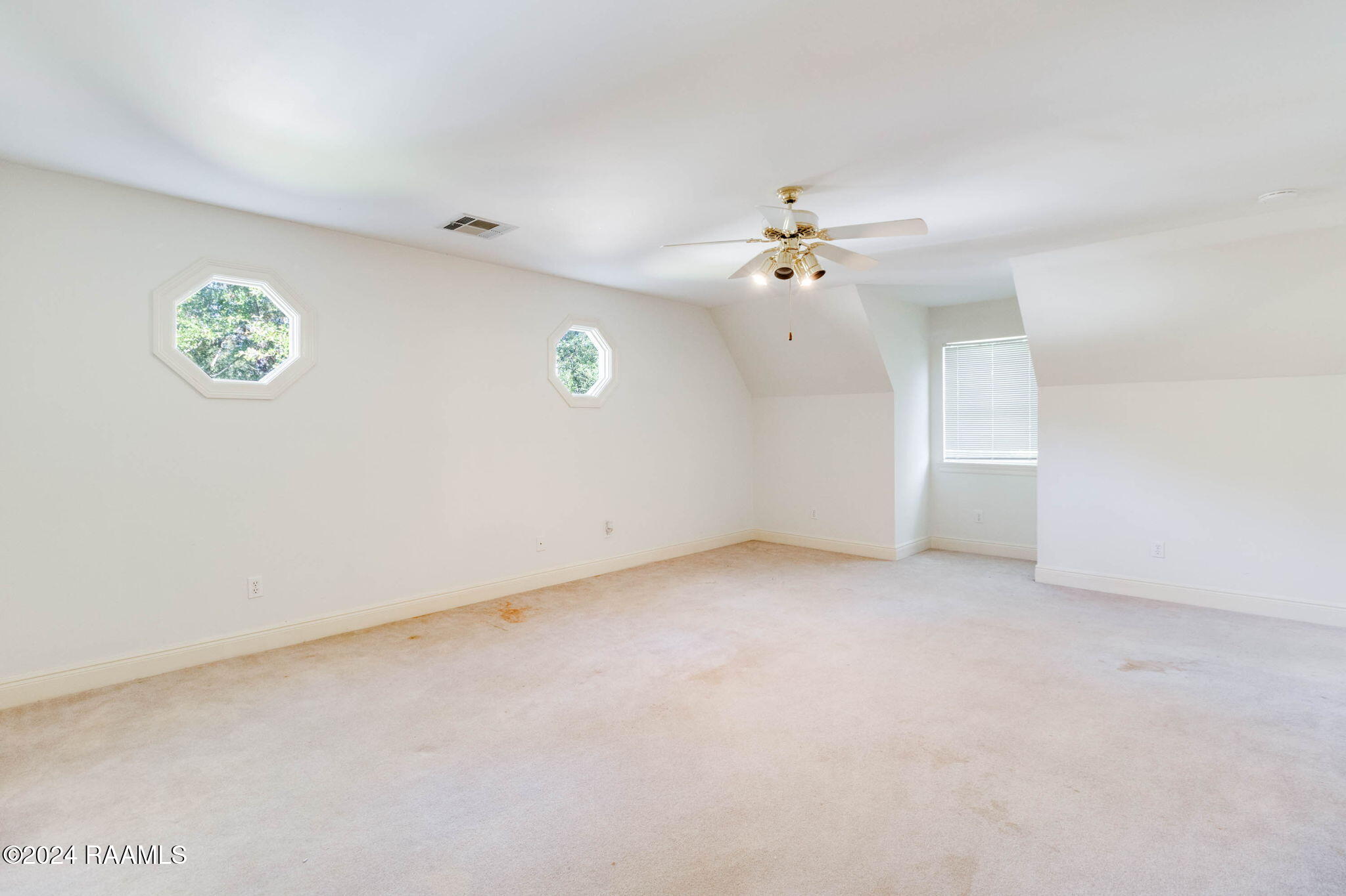 1216 St Esprit Road