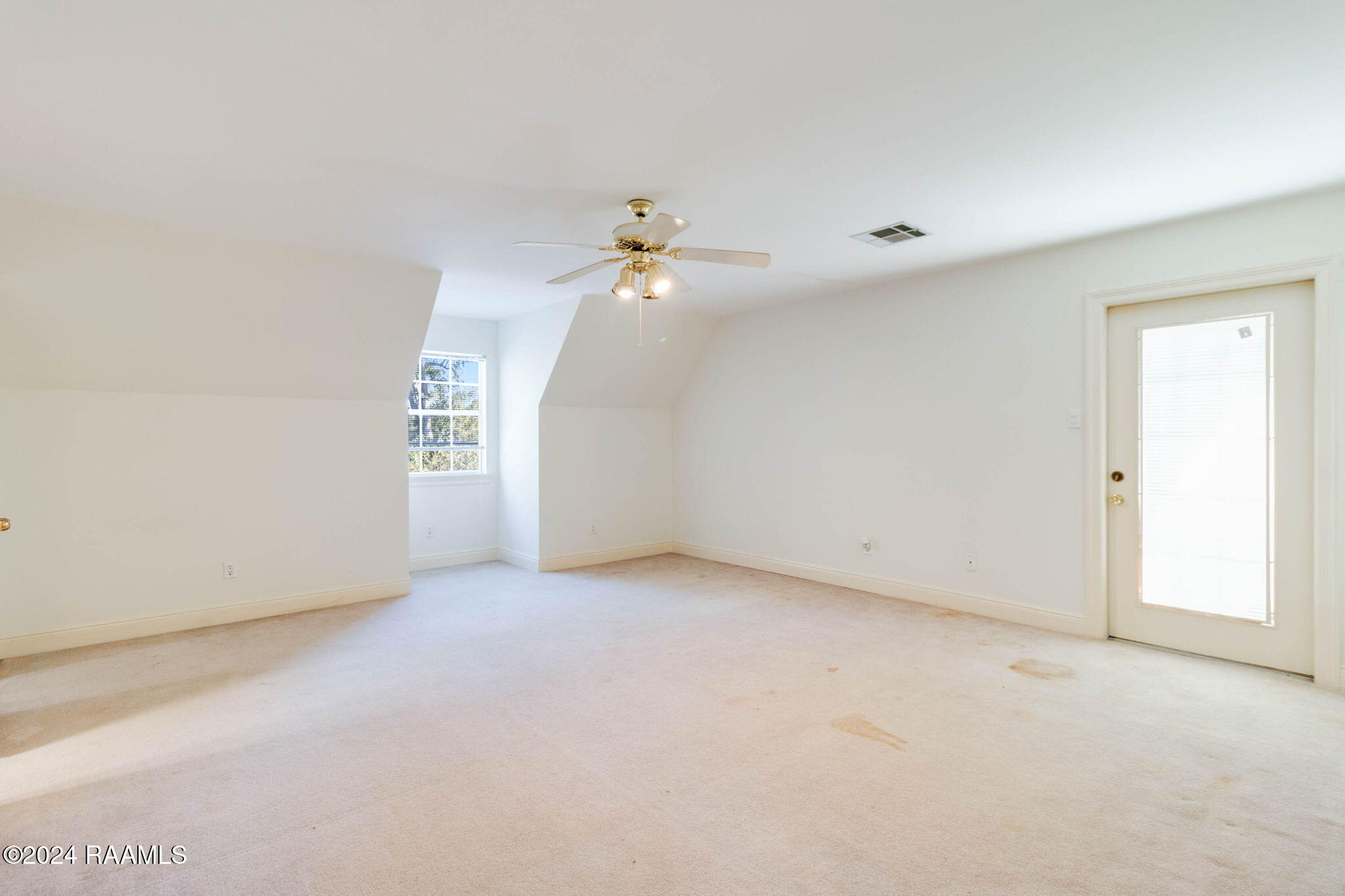 1216 St Esprit Road
