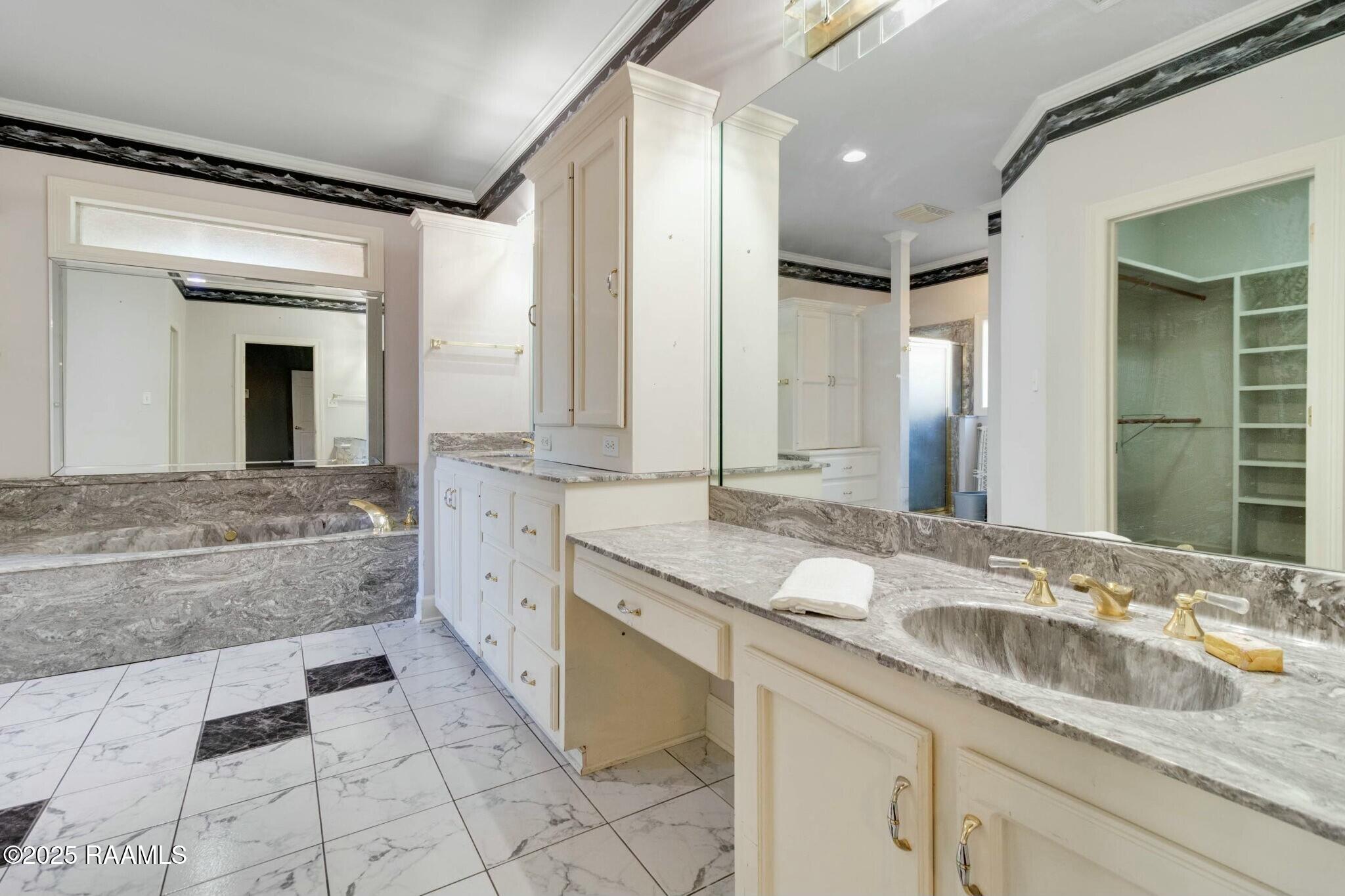 105 Claremont Circle