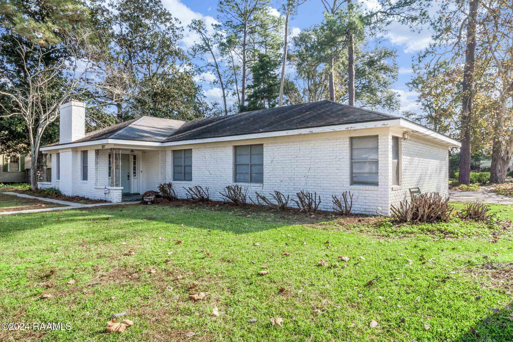 227 W Tennis Street