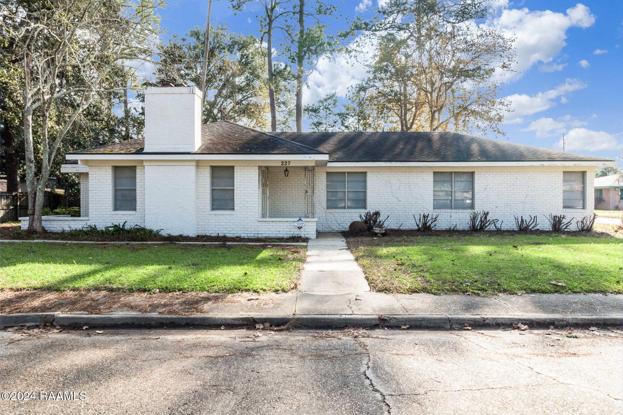 227 W Tennis Street
