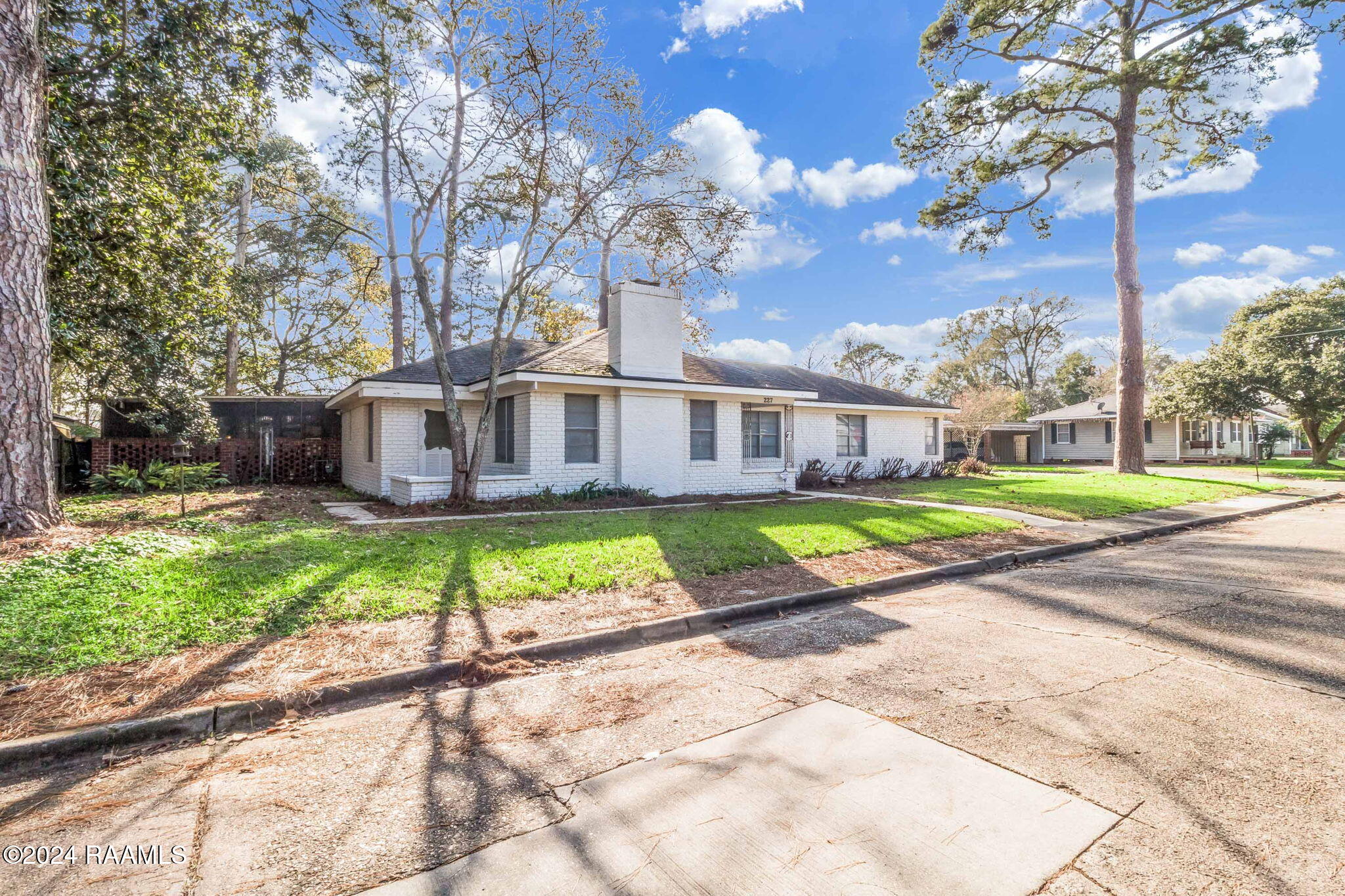 227 W Tennis Street