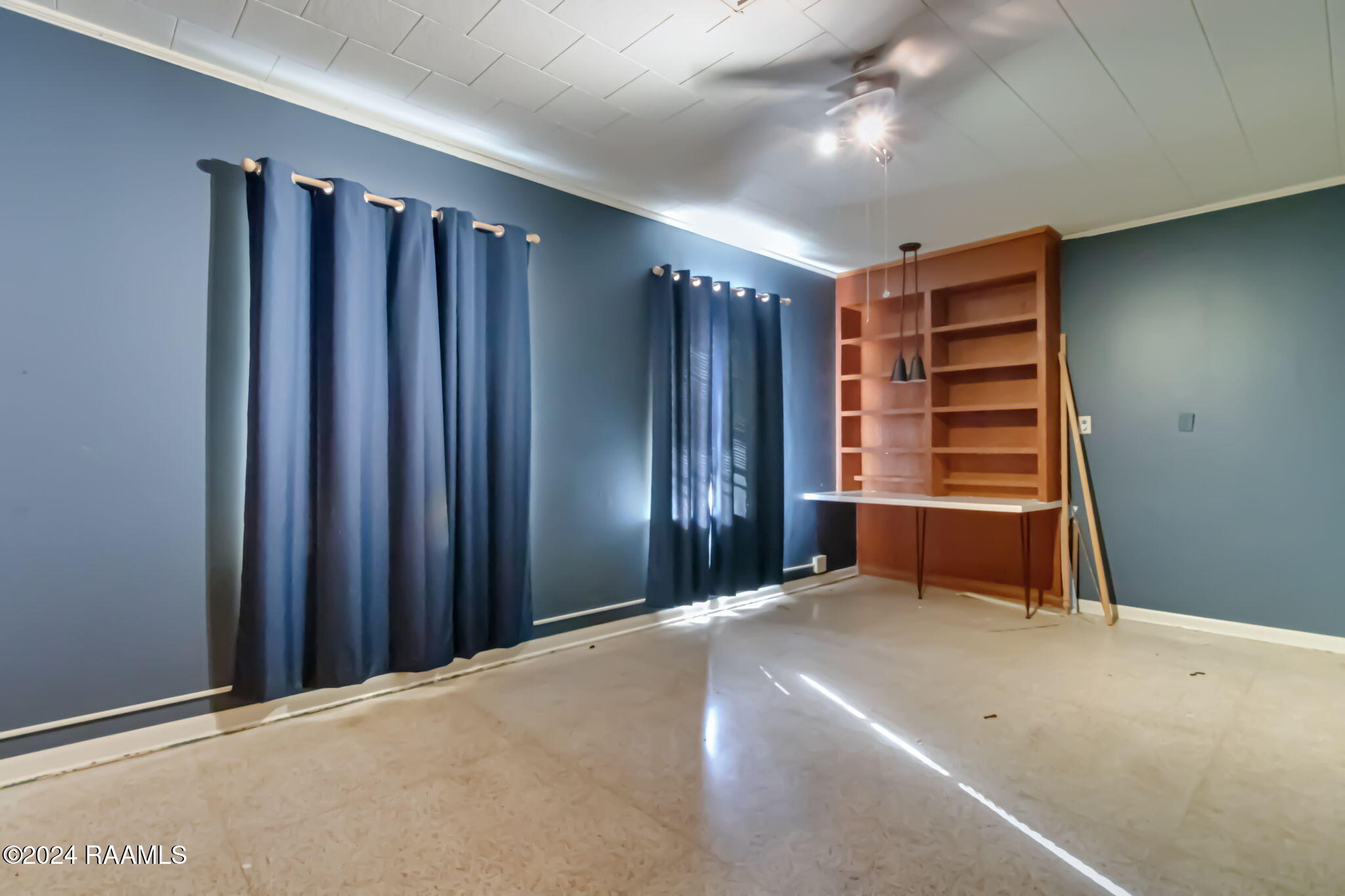 227 W Tennis Street