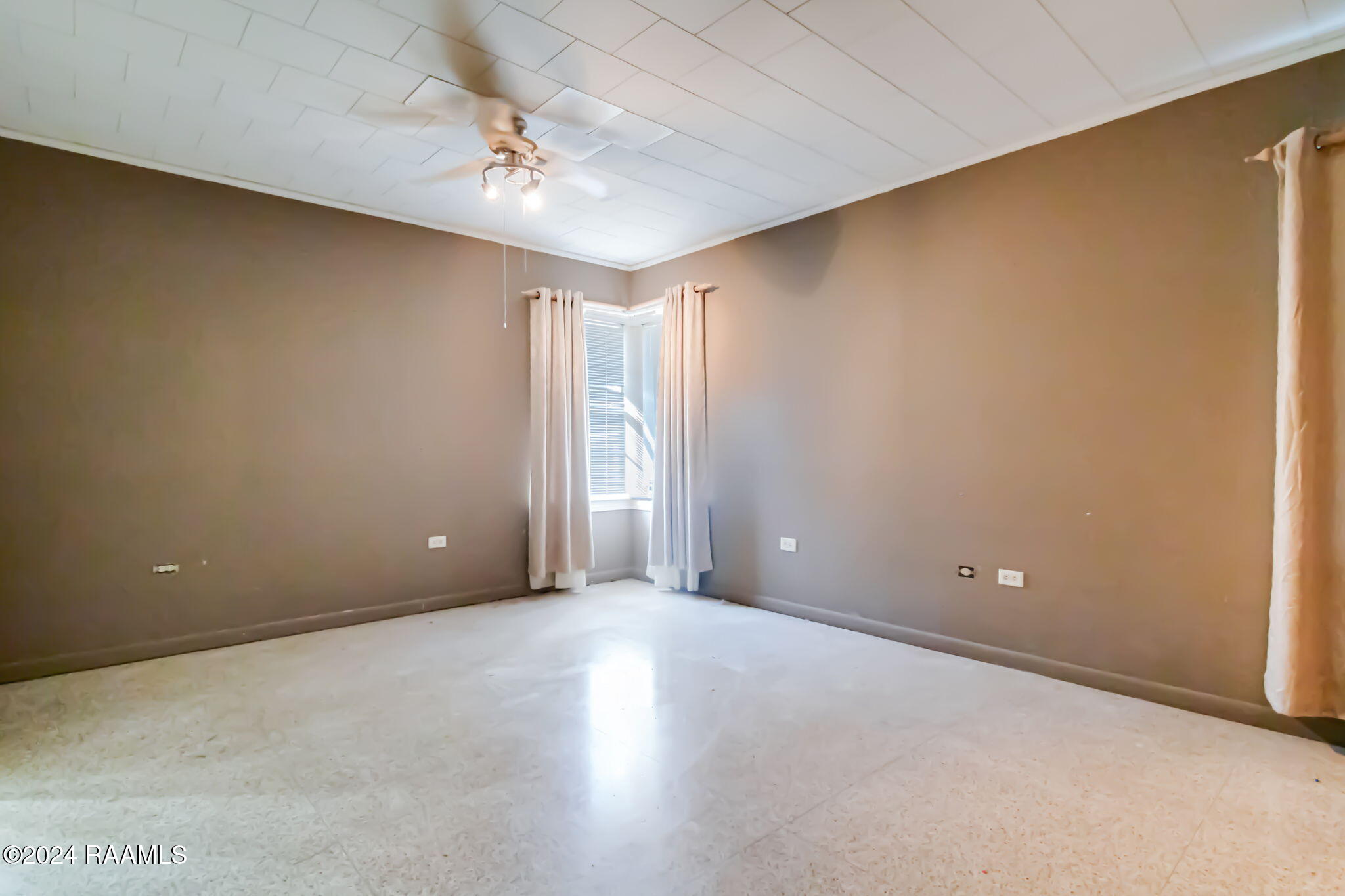 227 W Tennis Street