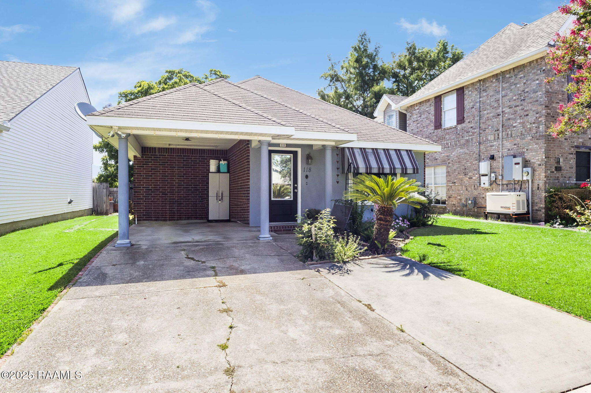 118 Woodoak Circle