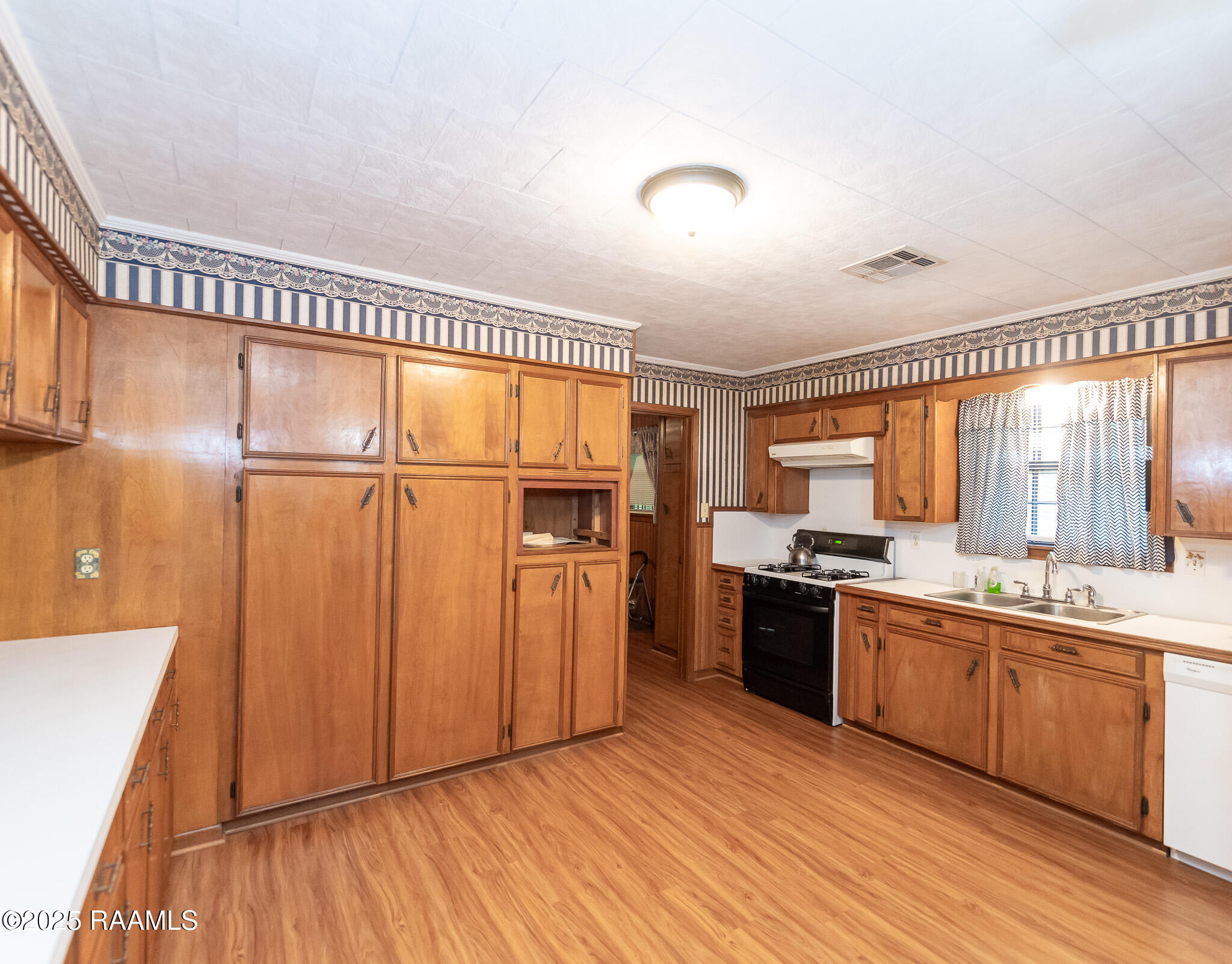 634 S Highway 743