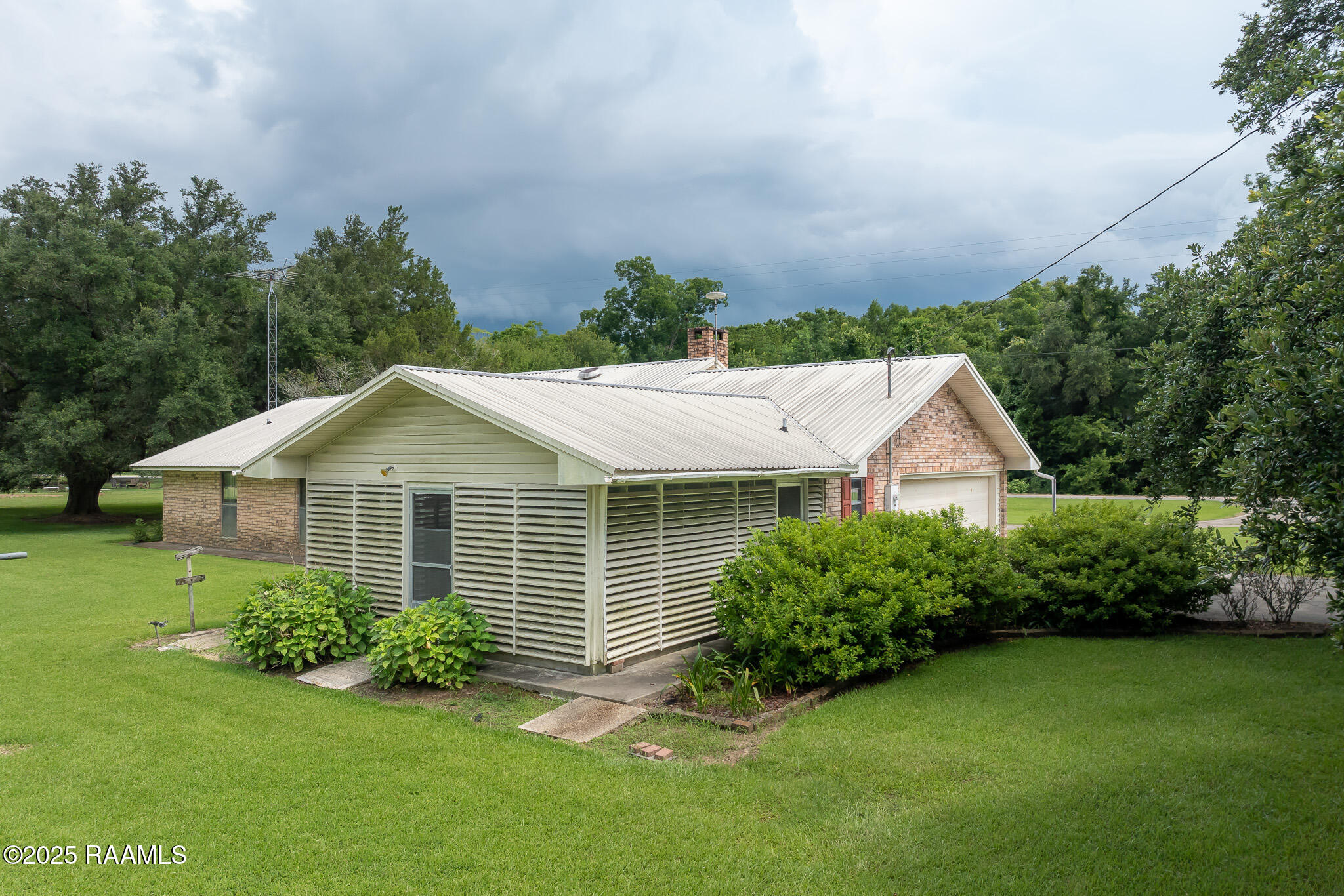 634 S Highway 743