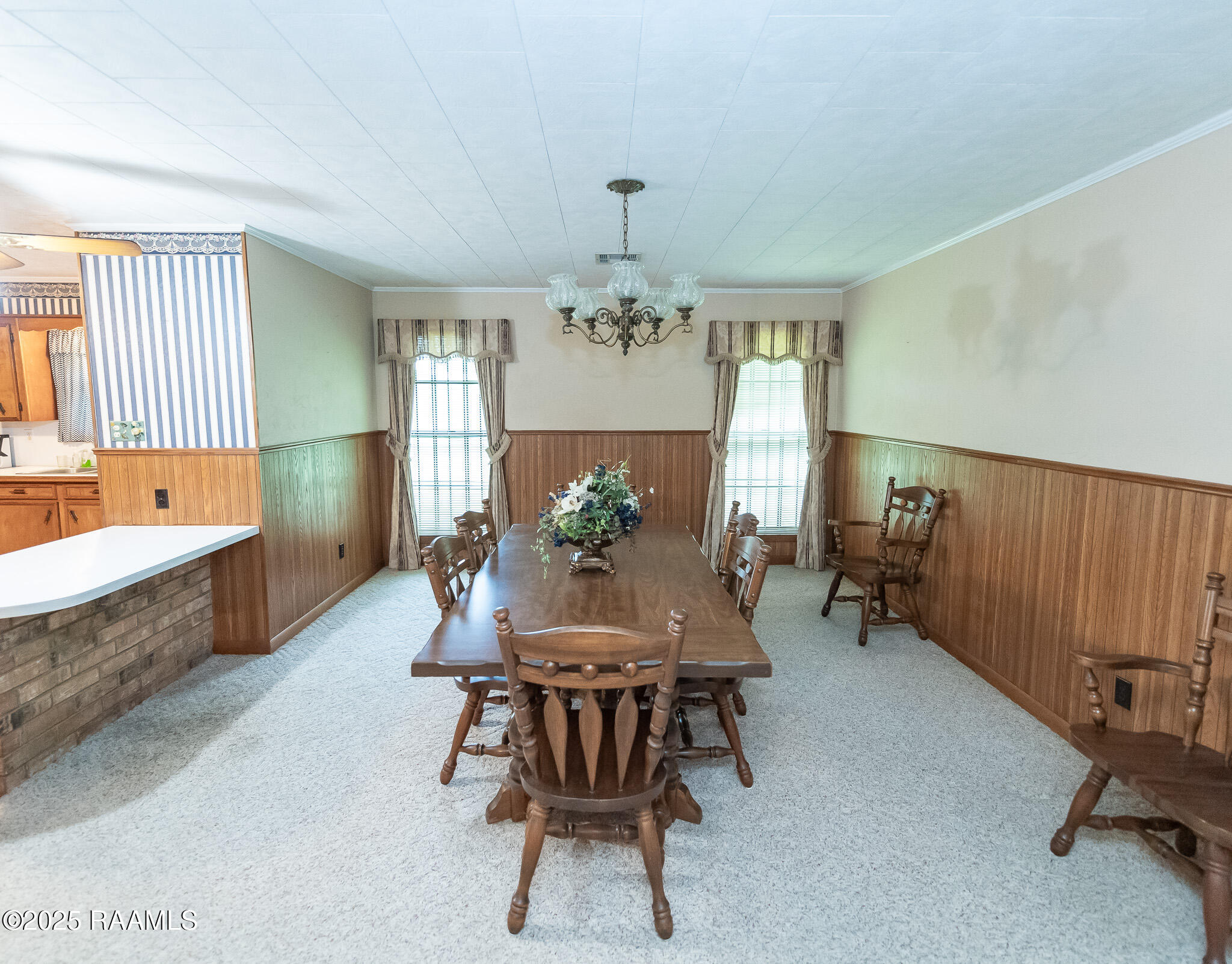 634 S Highway 743