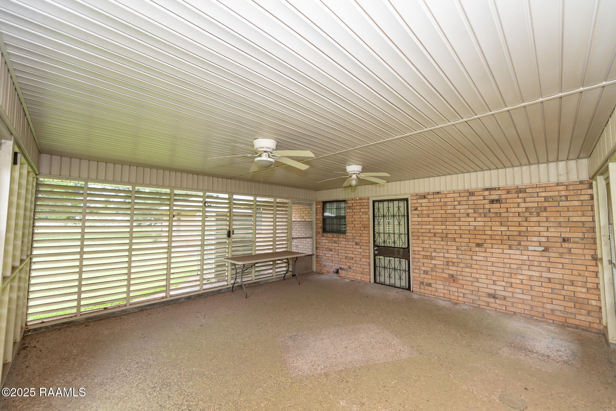 634 S Highway 743