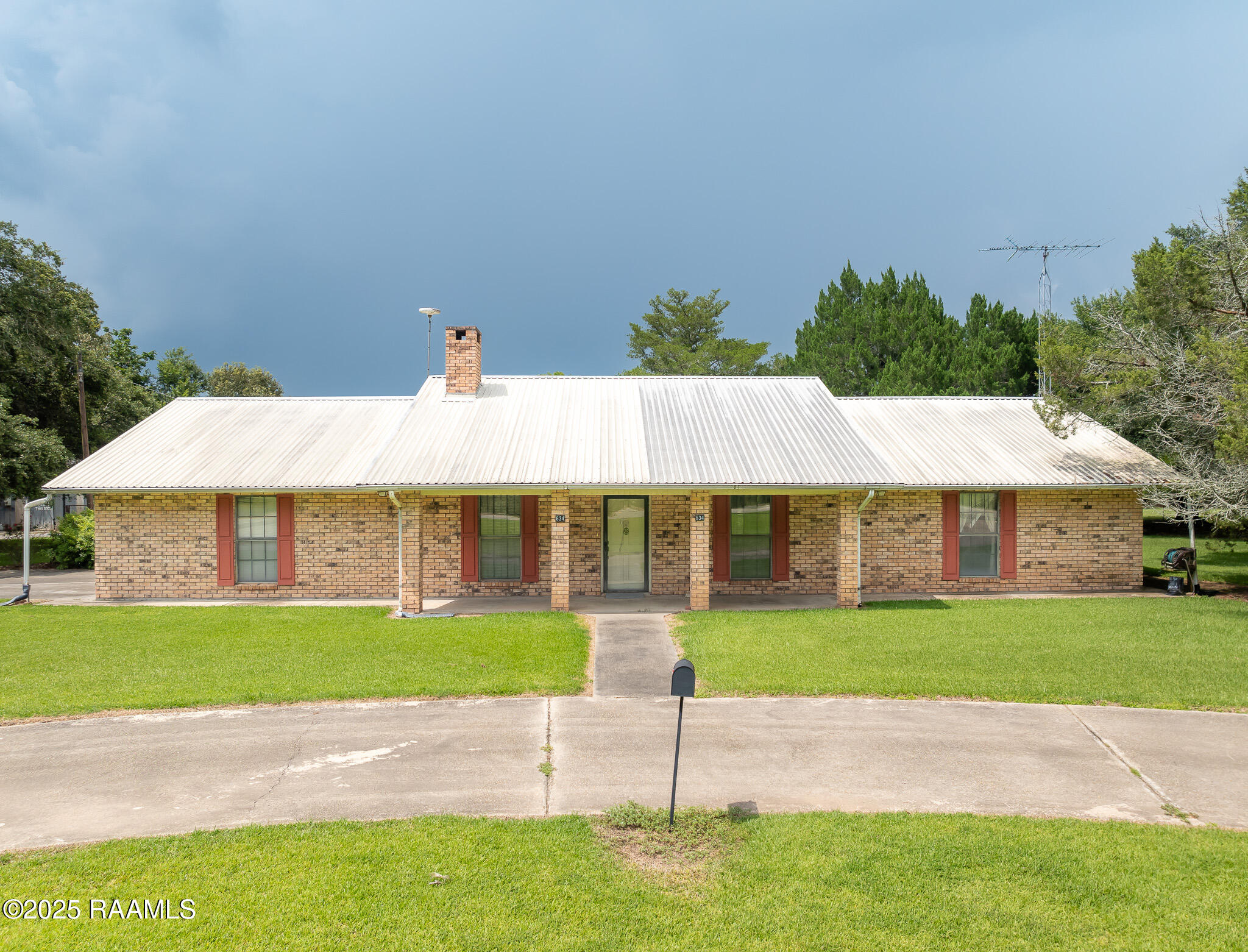 634 S Highway 743