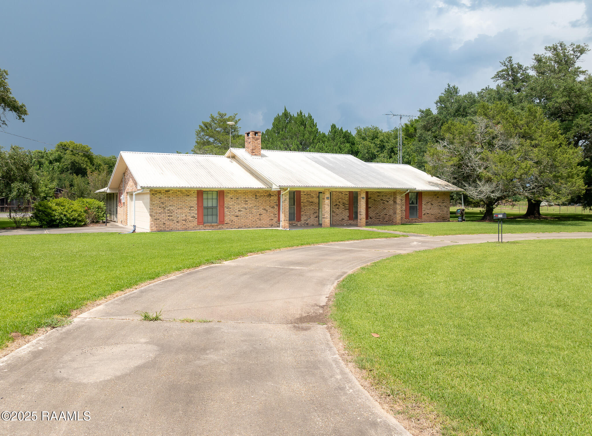 634 S Highway 743