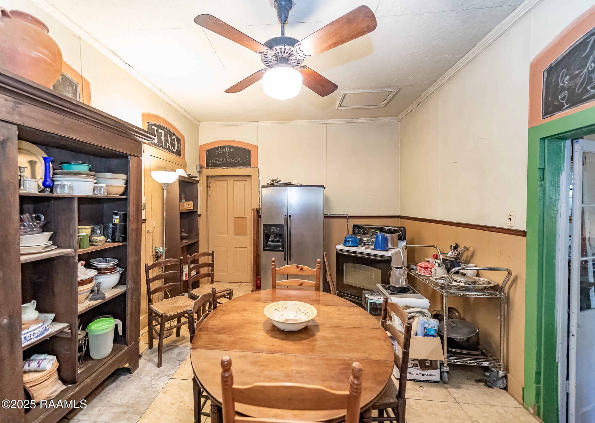 225 W Carriere Street