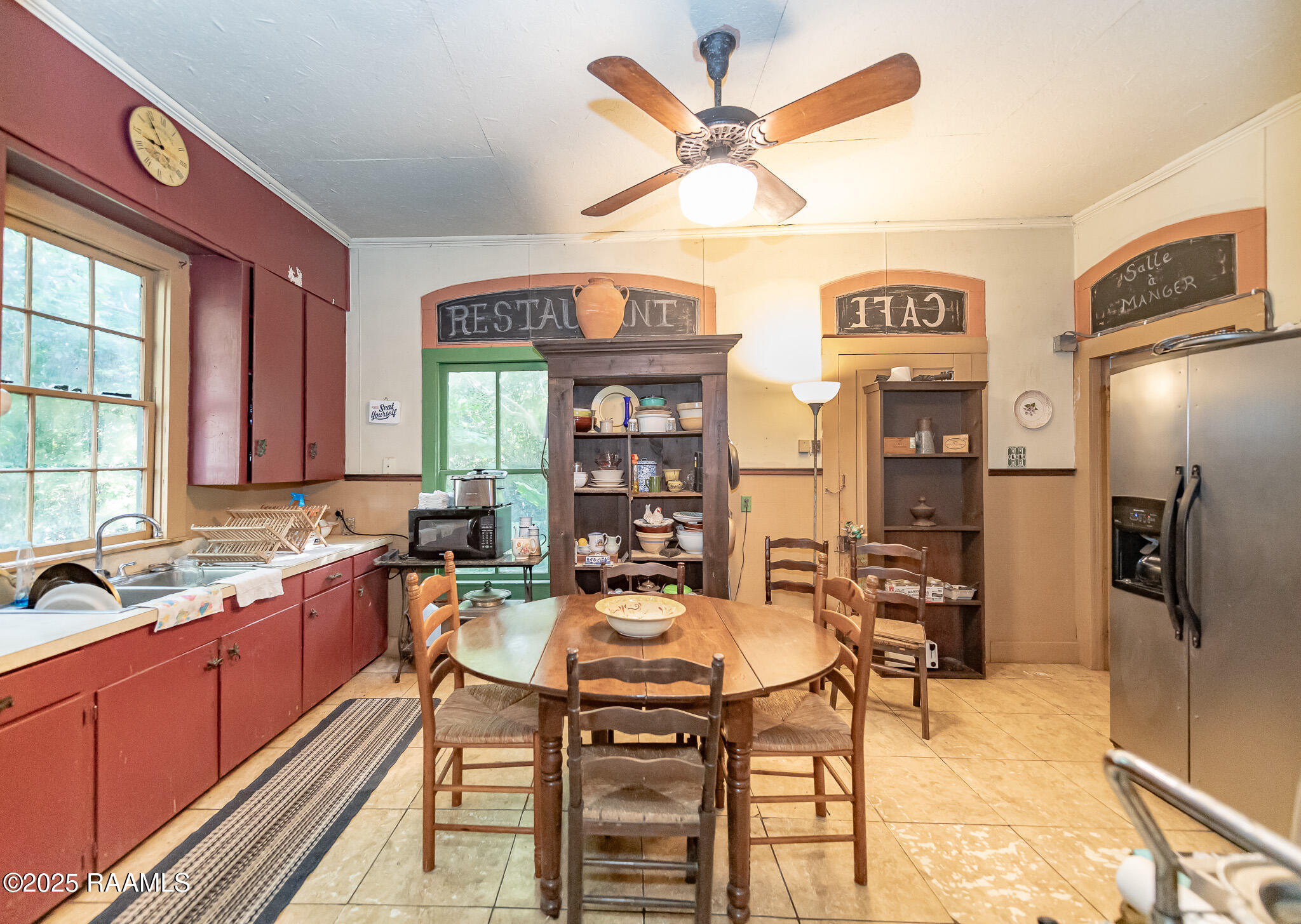 225 W Carriere Street