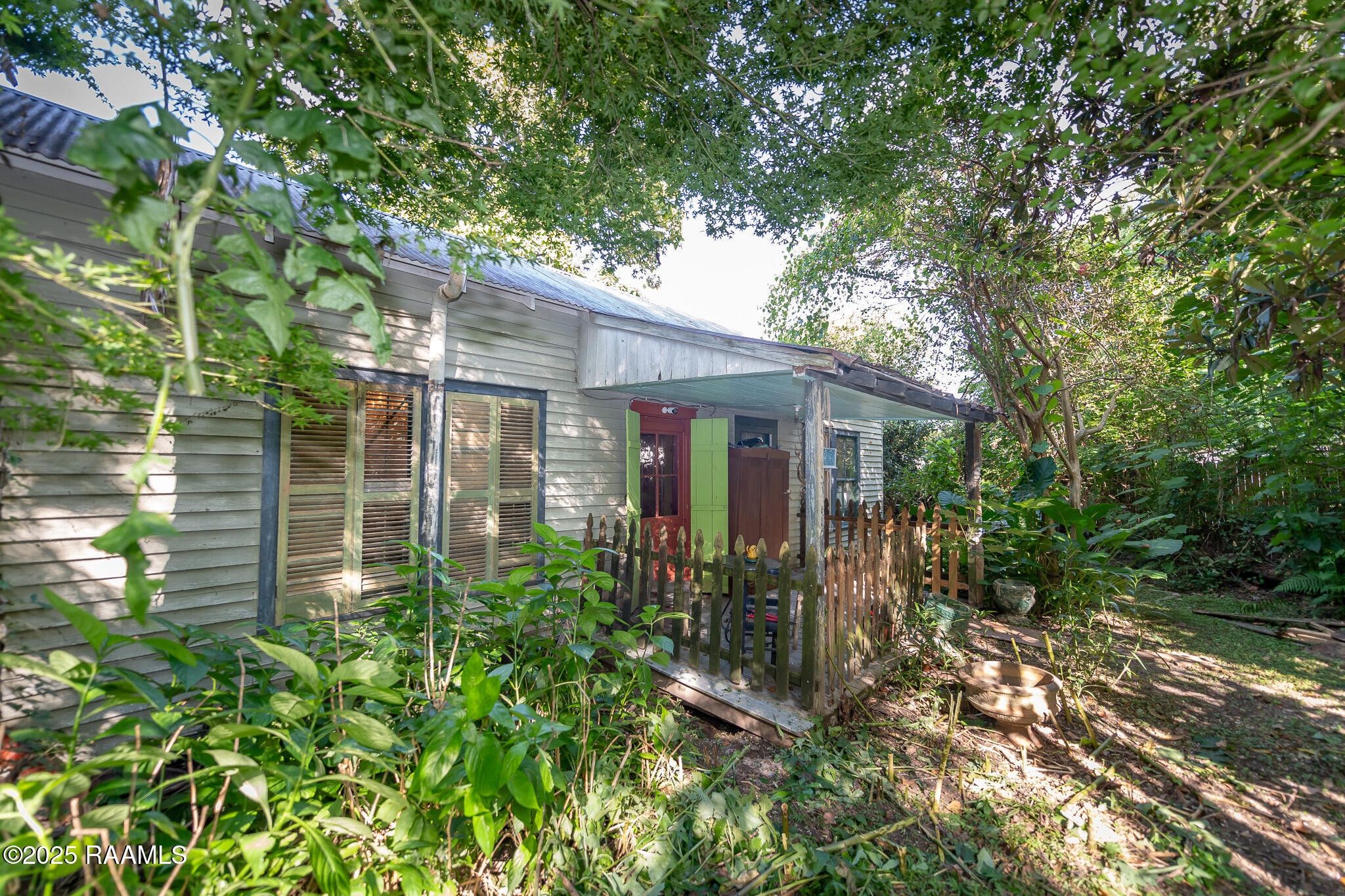 225 W Carriere Street