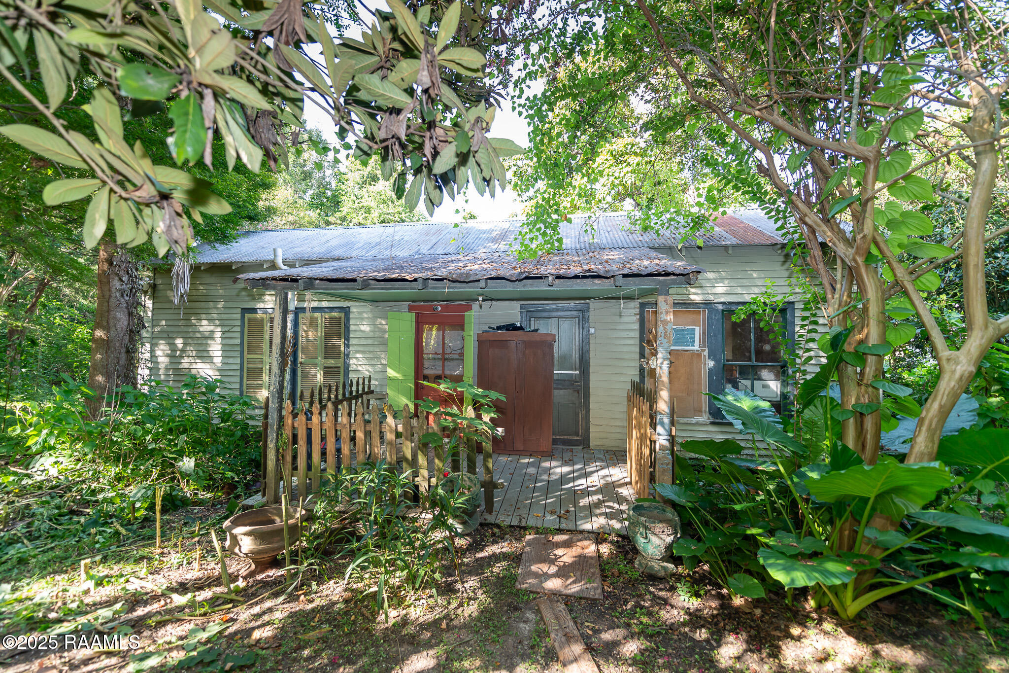 225 W Carriere Street