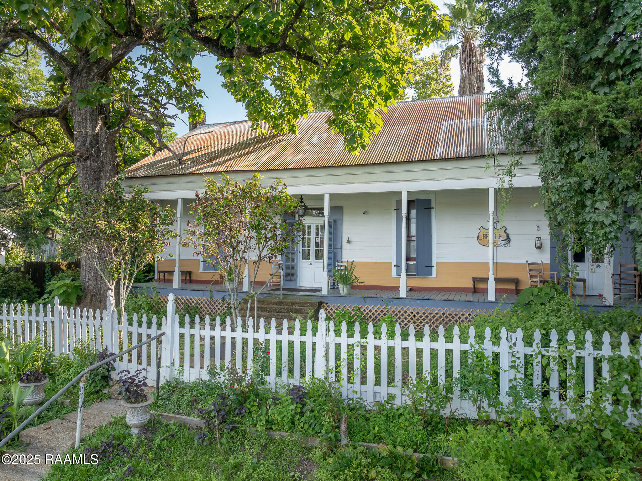 225 W Carriere Street
