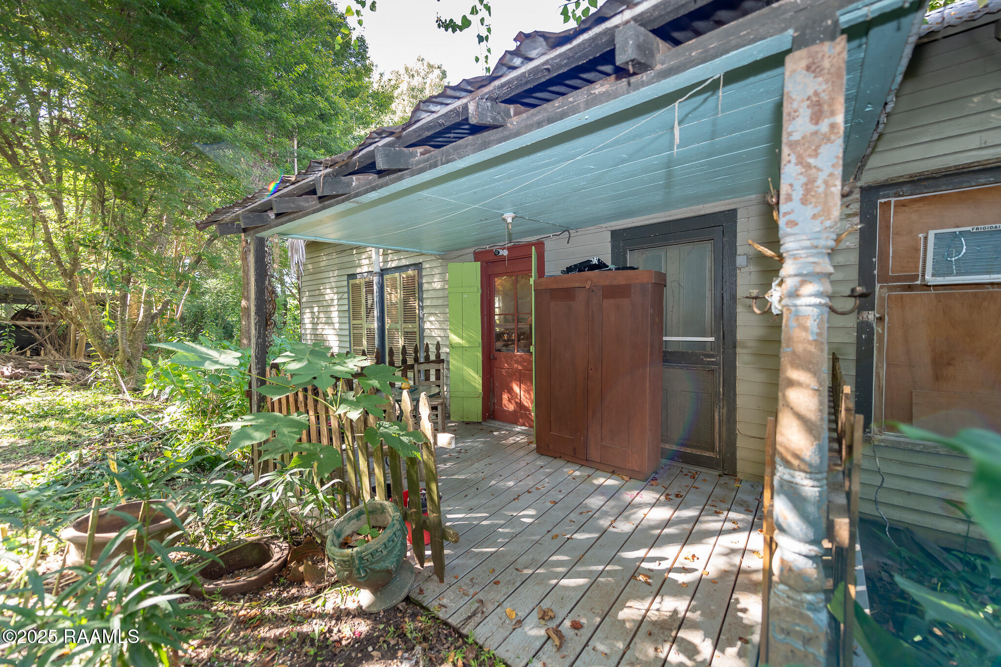 225 W Carriere Street