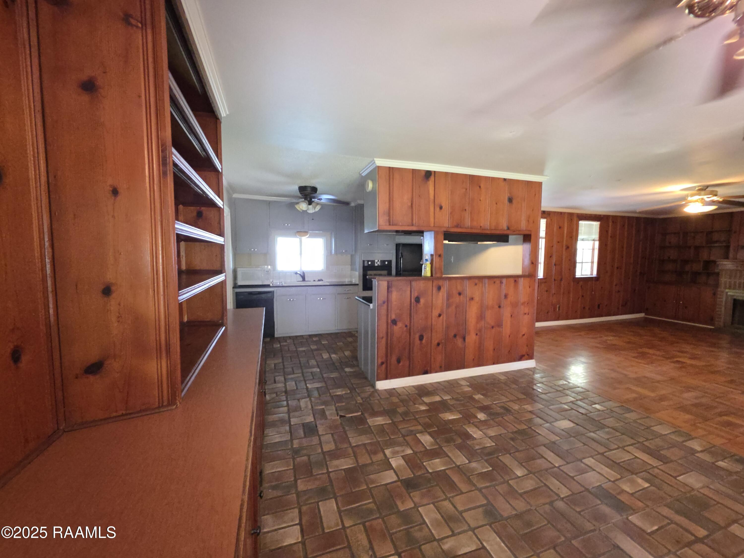 203 Neil Street