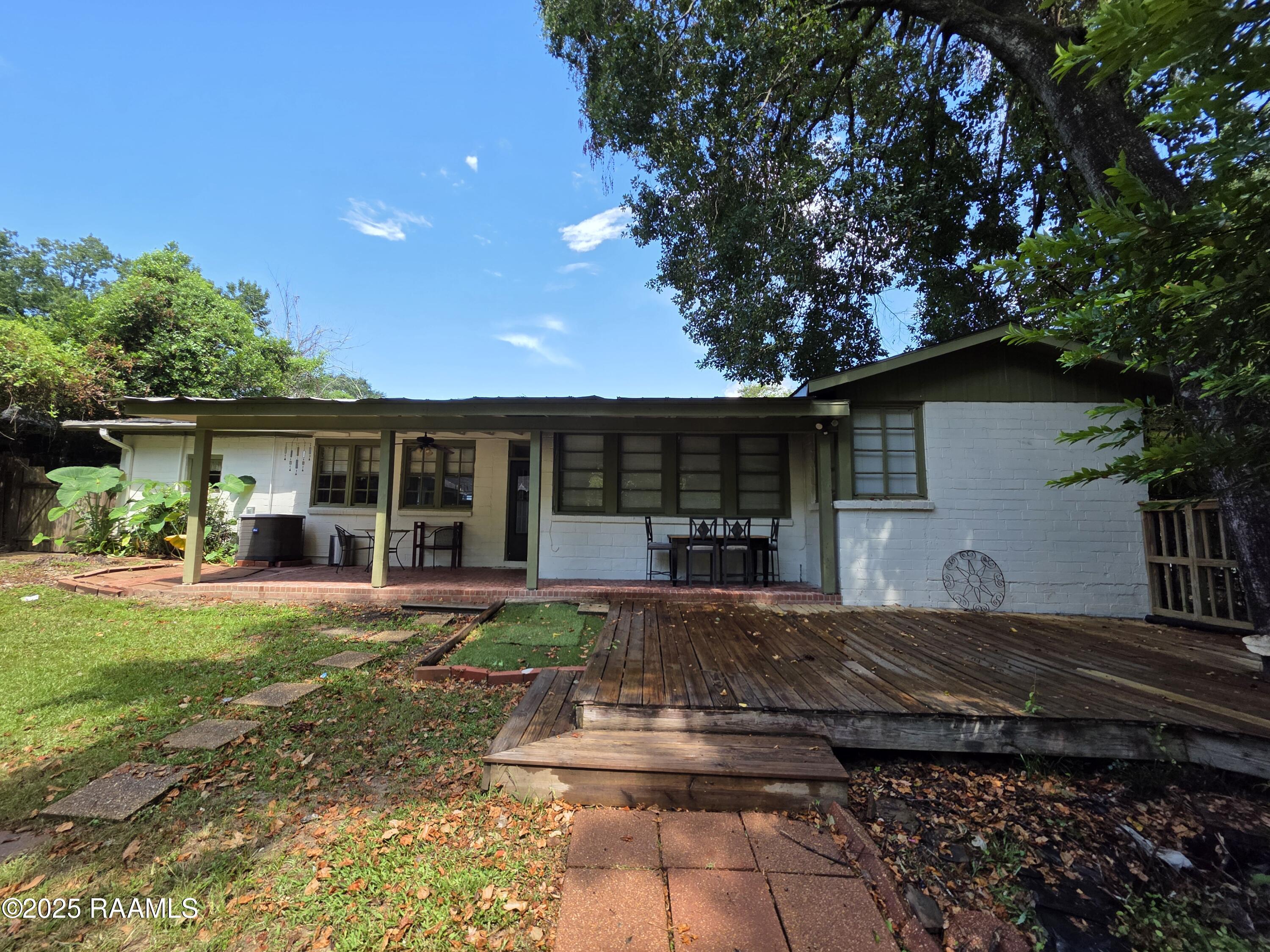203 Neil Street