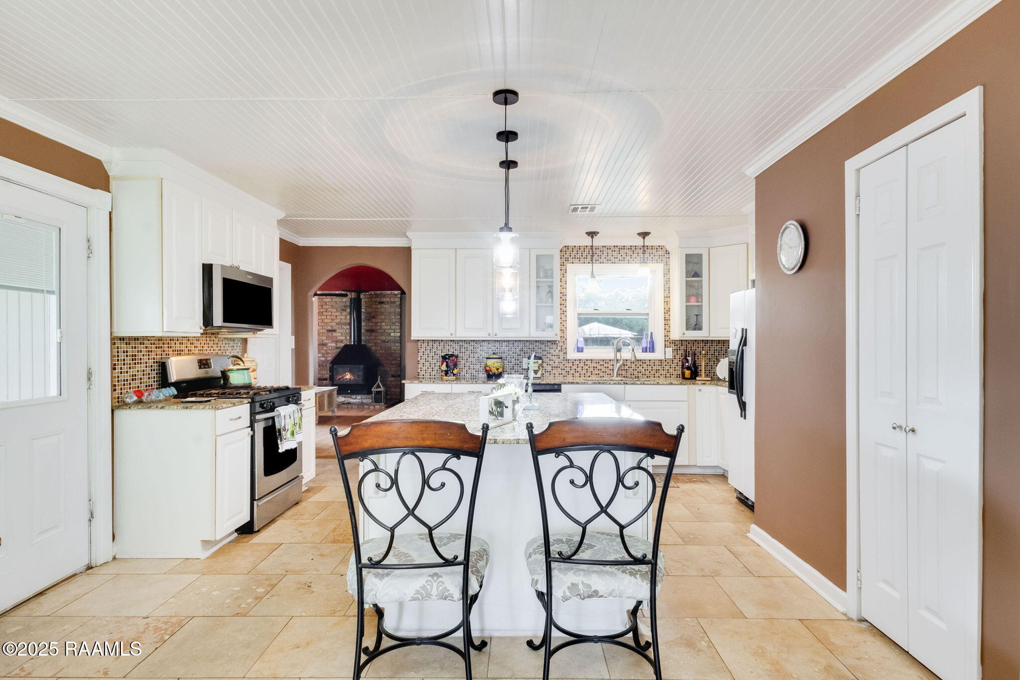 2580 Grand Point Highway
