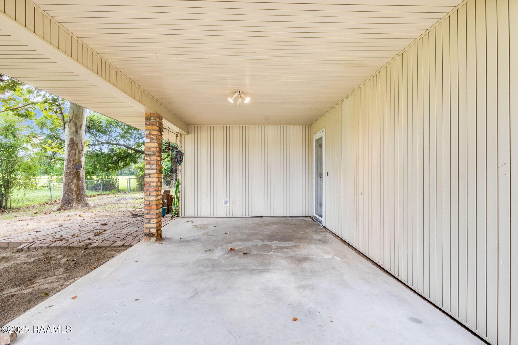 2580 Grand Point Highway