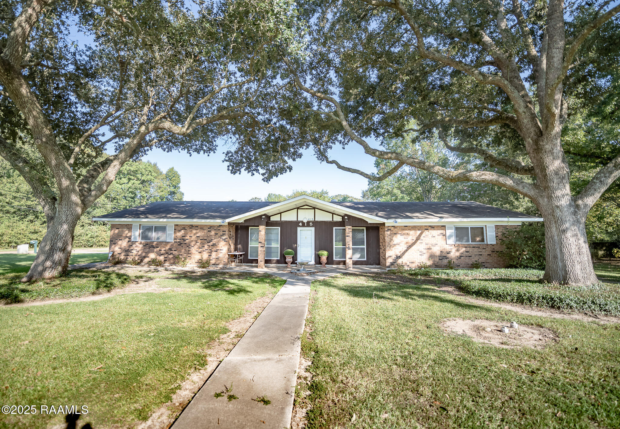 415 Macarthur Street
