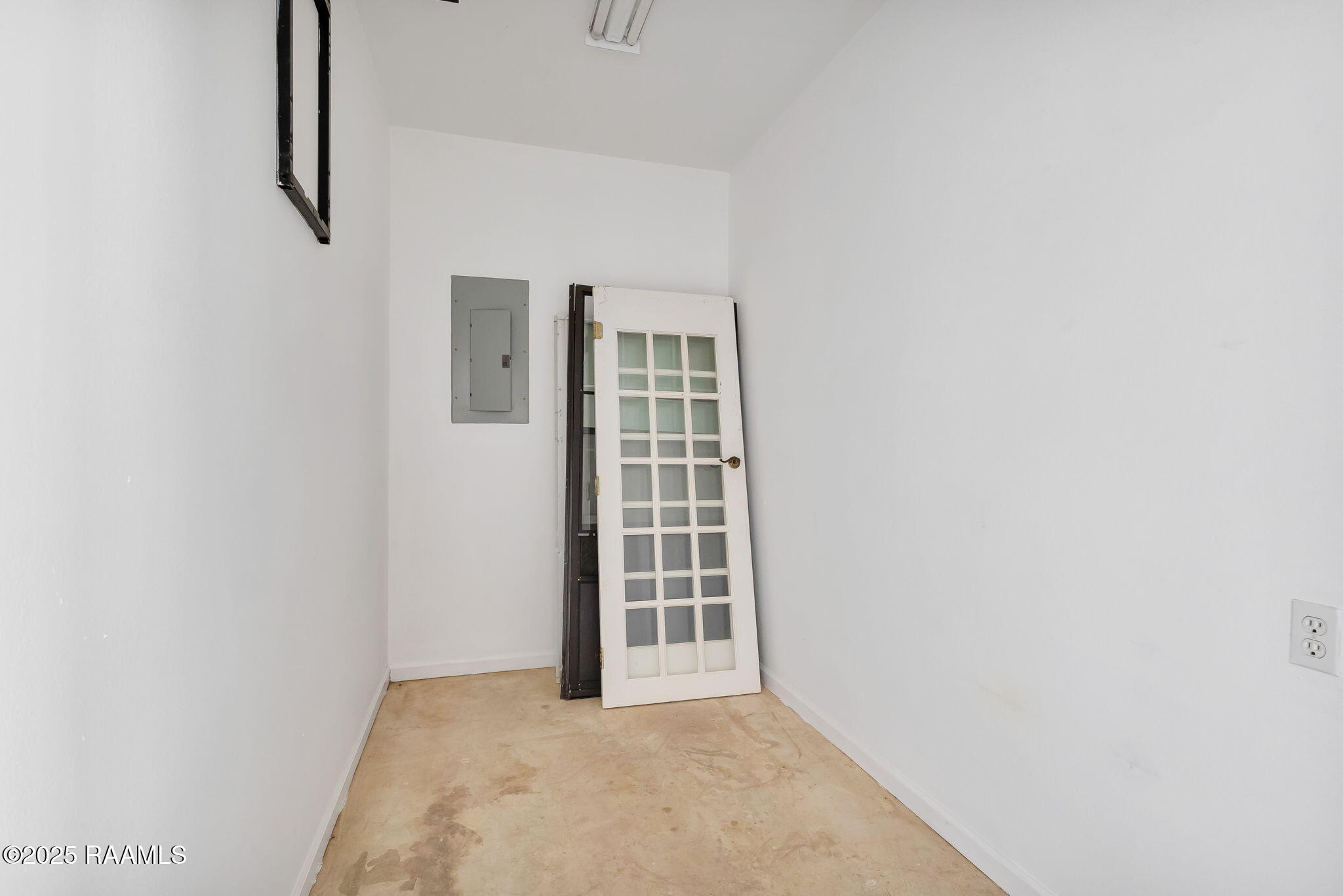 2105 Dustin Morgan Loop