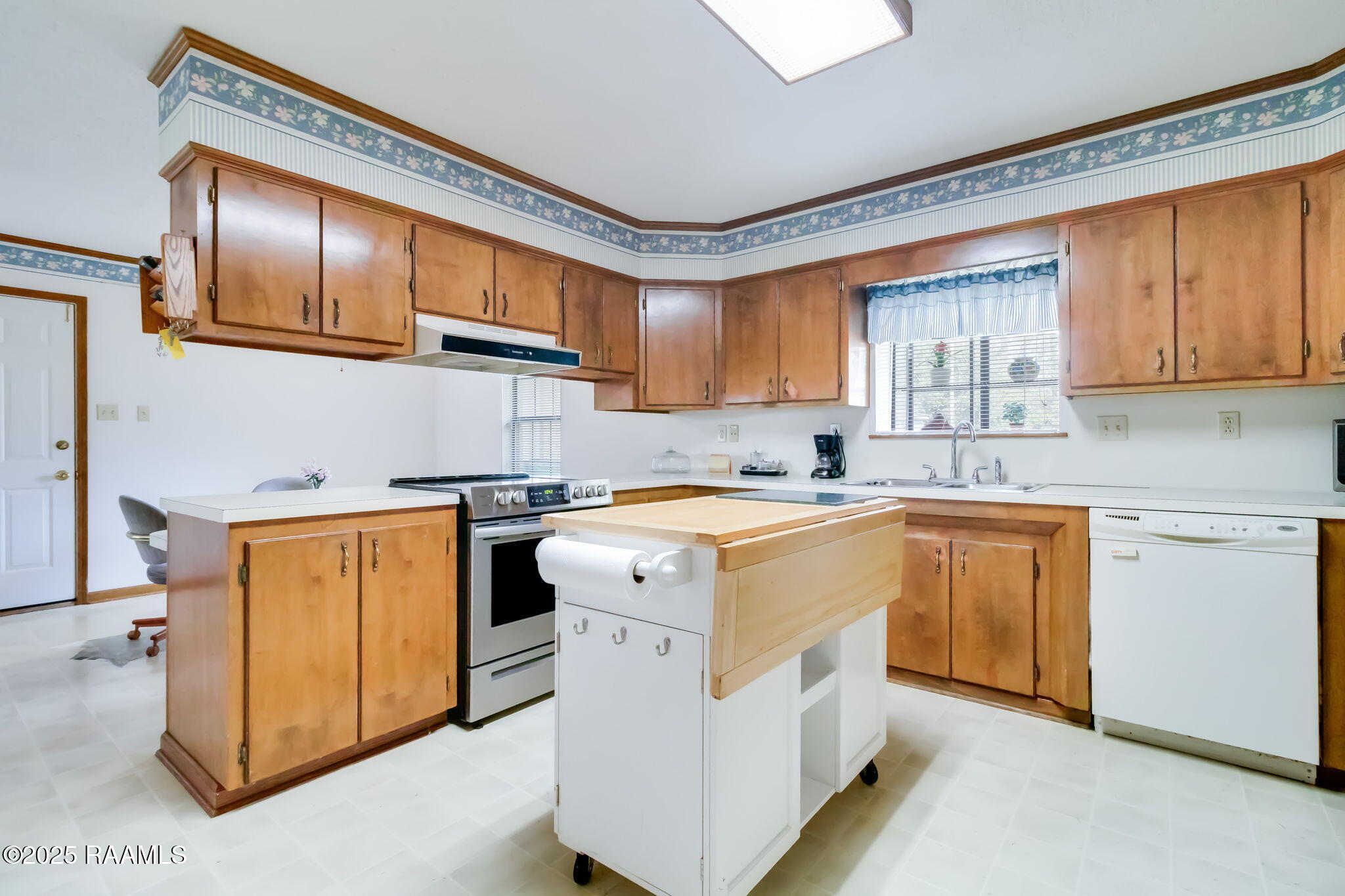 1203 Noah Lane