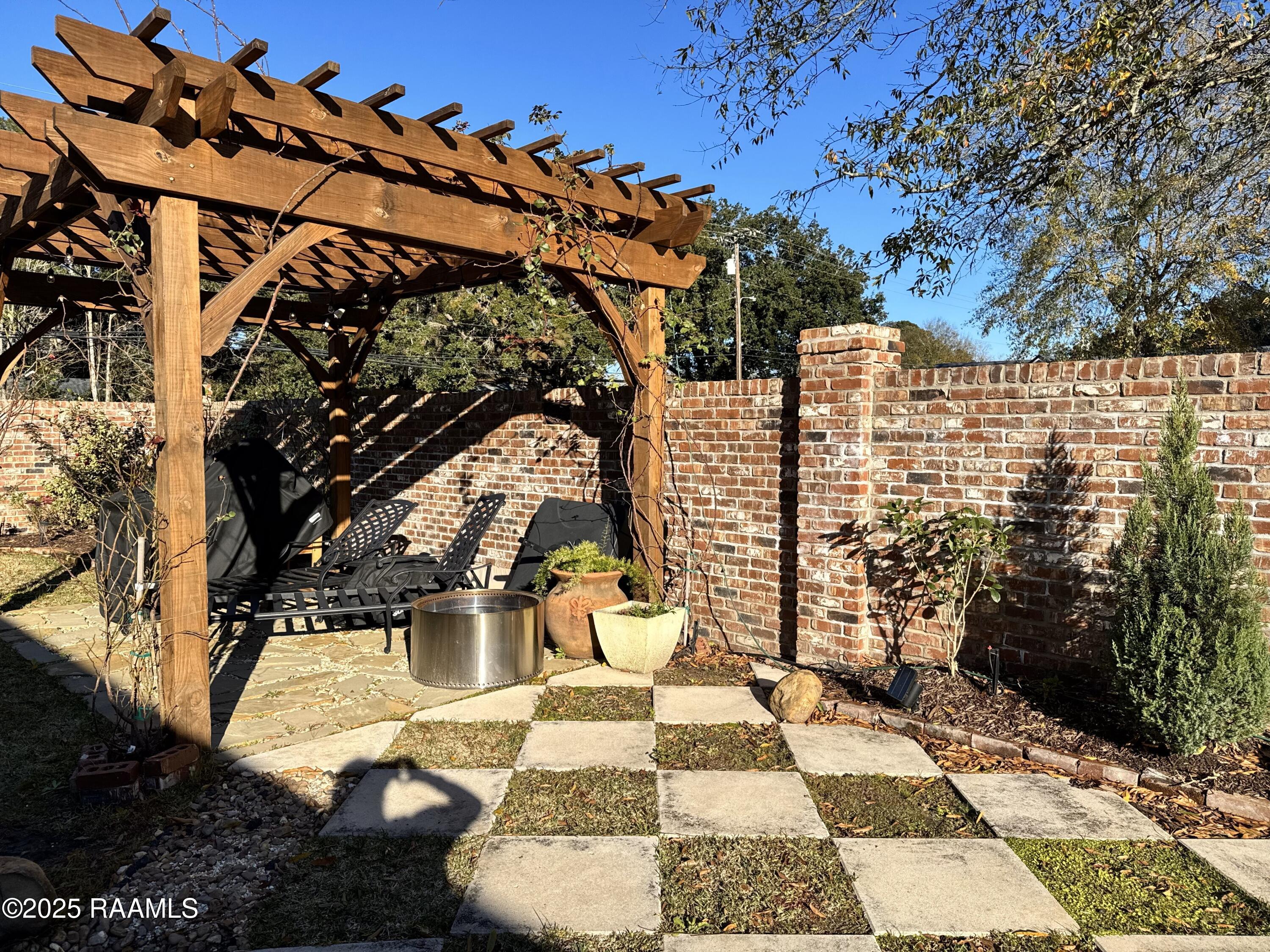 734 W Magnolia Street