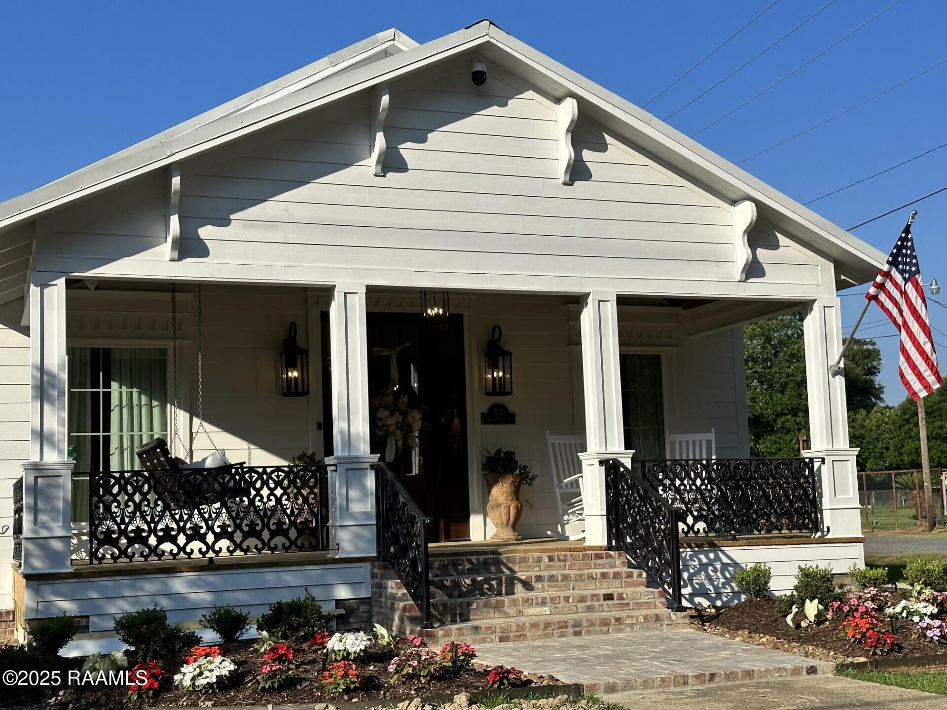 734 W Magnolia Street