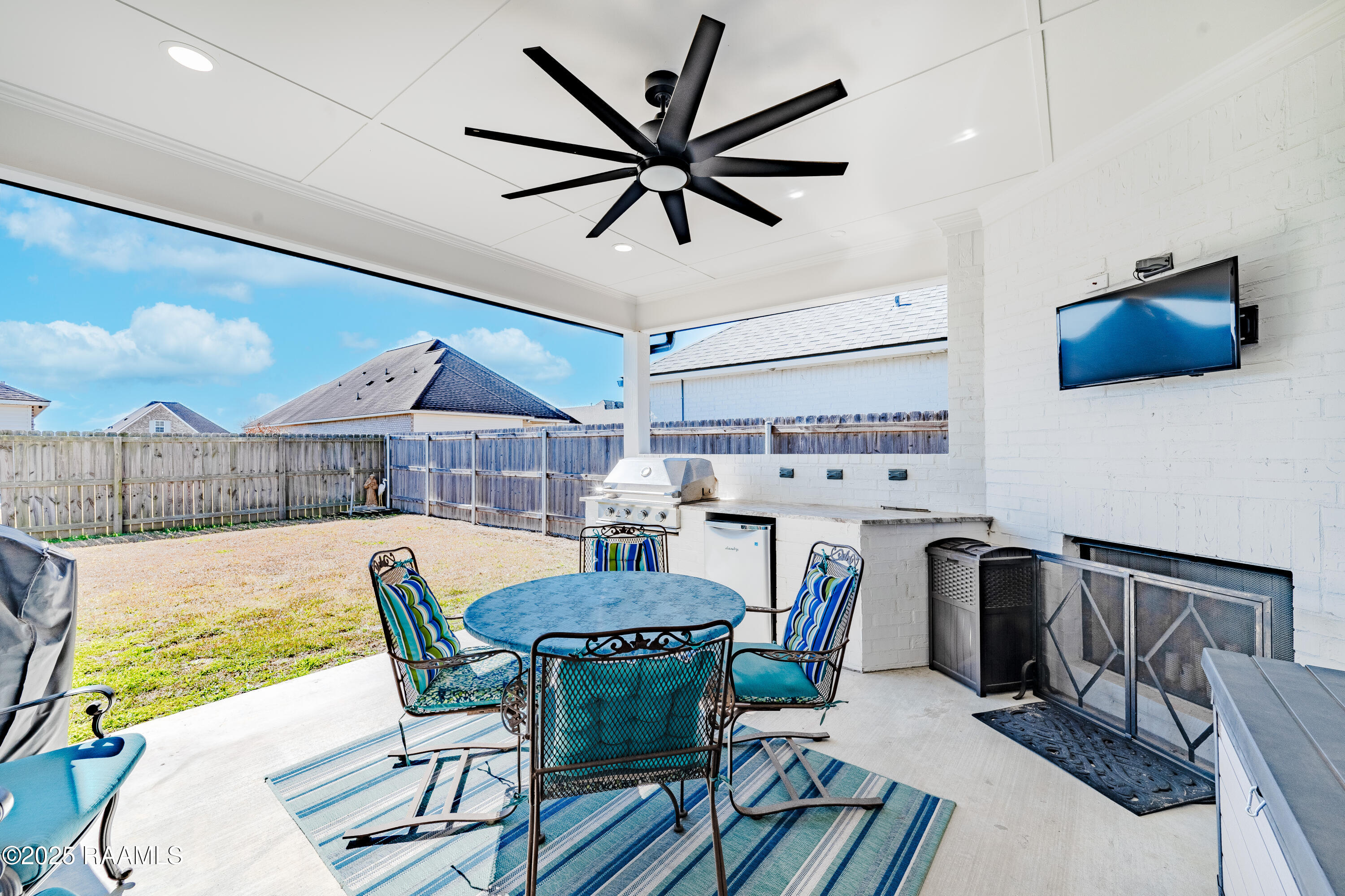 106 Lakes Edge Drive