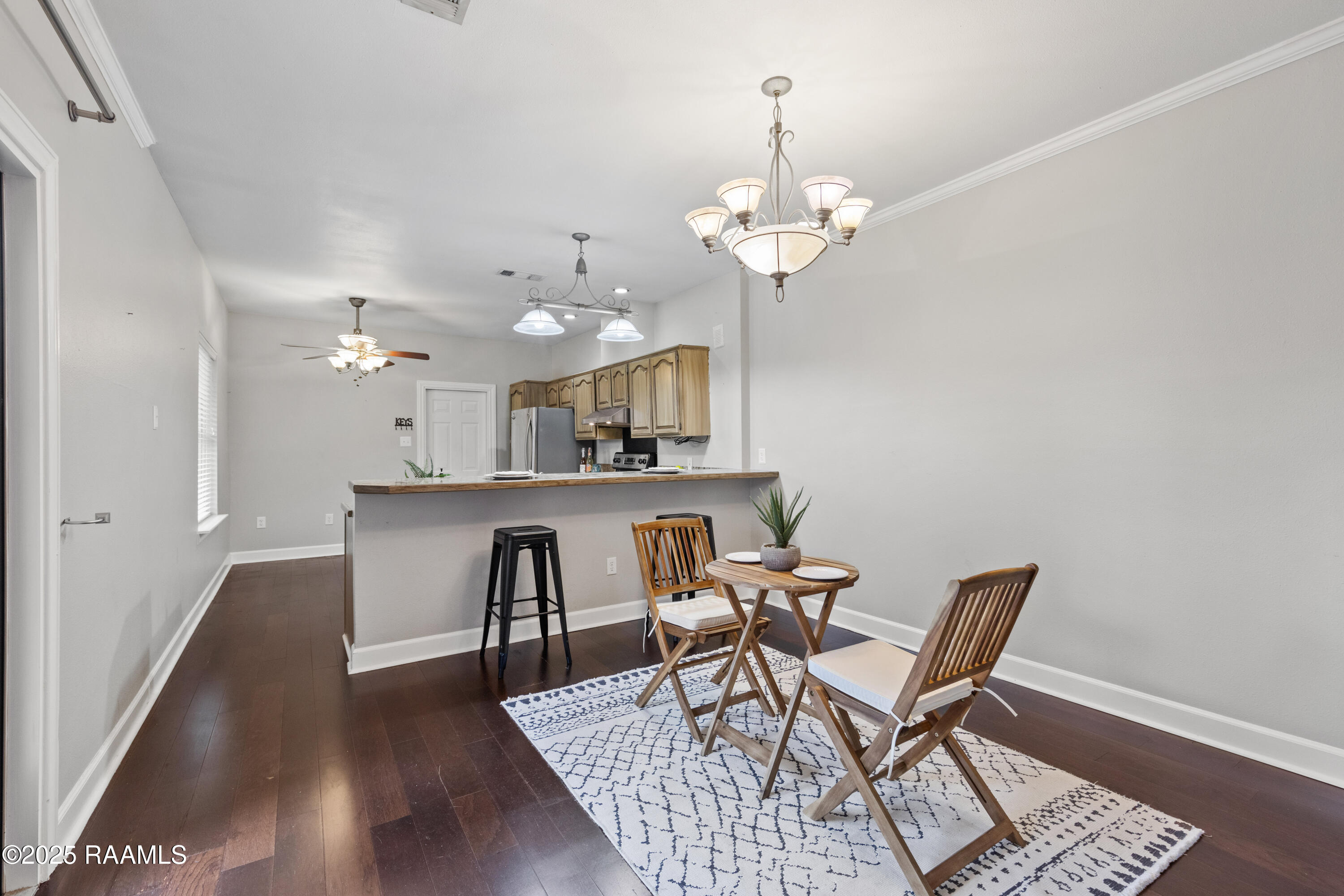 1002 Rue De Pierre