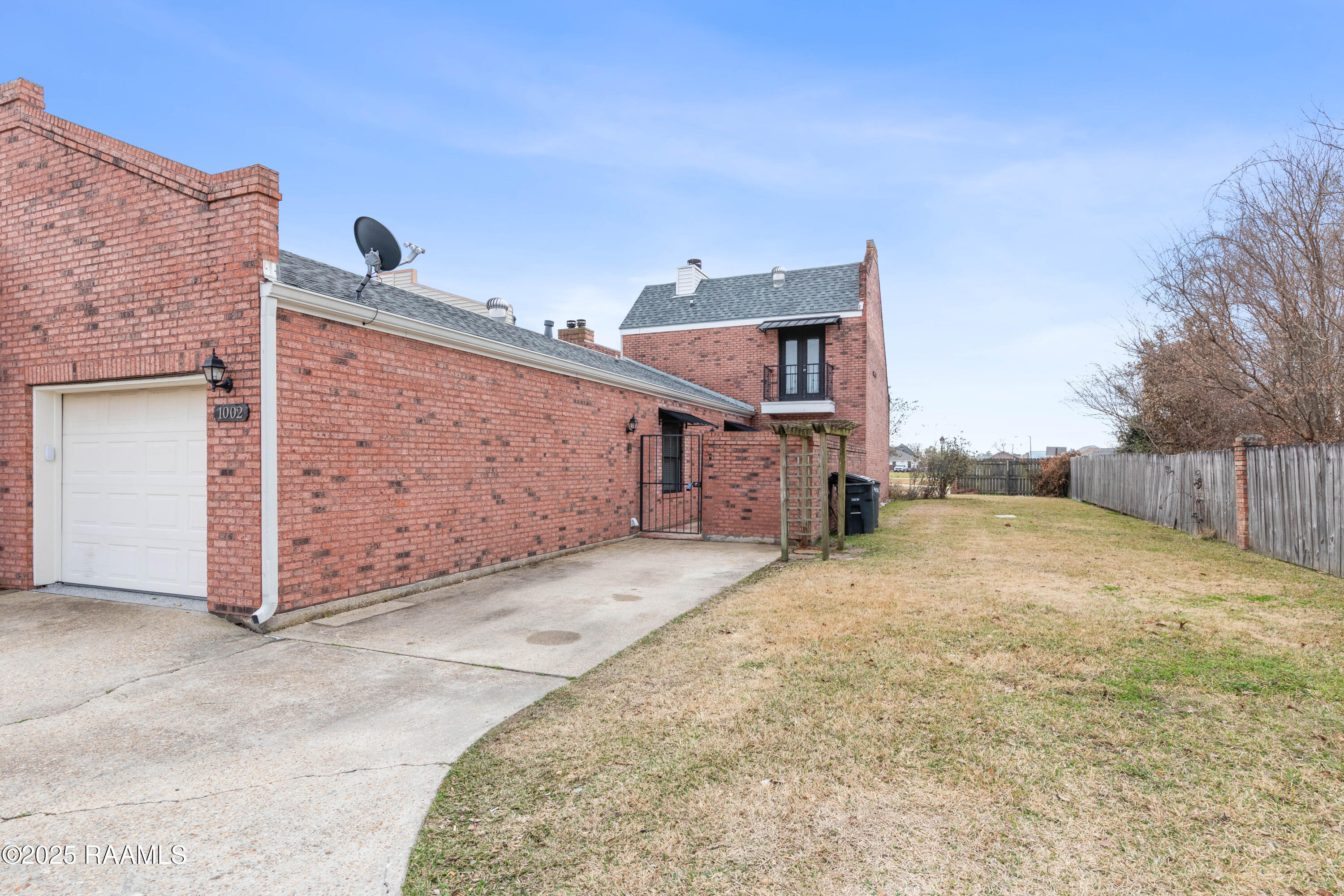1002 Rue De Pierre