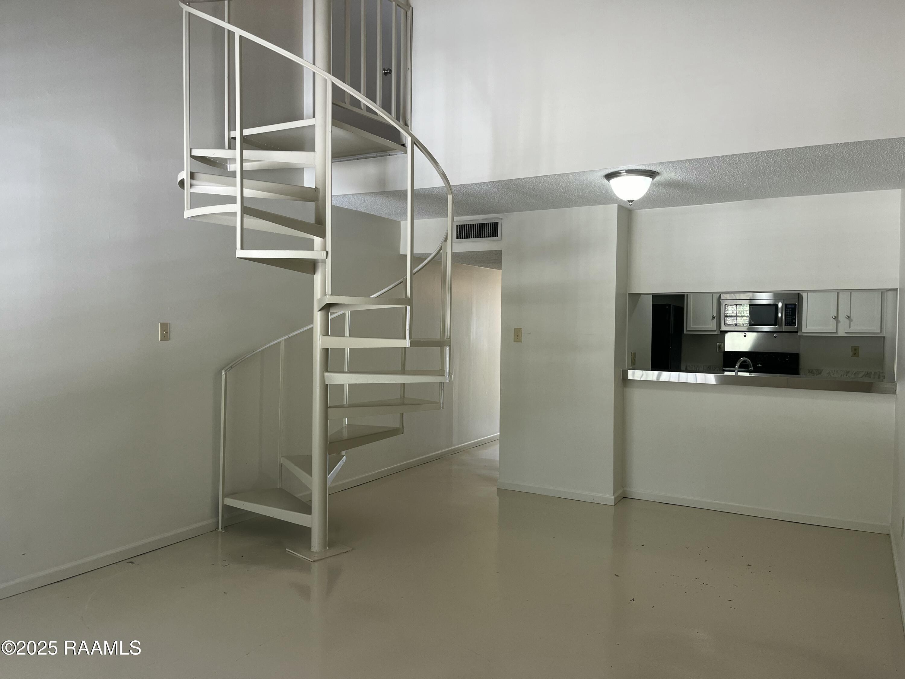 300 Lozes Avenue # 1203