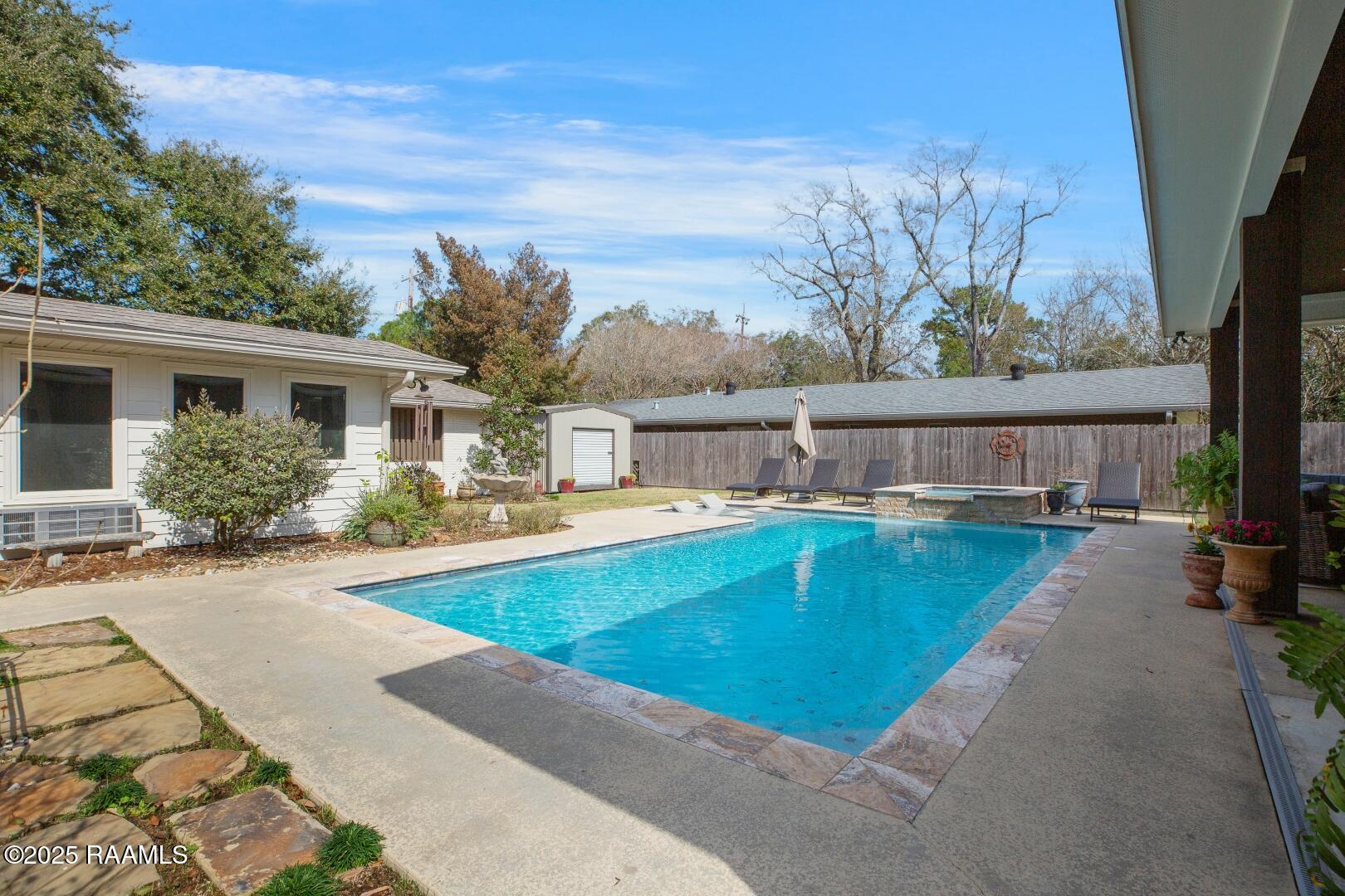 121 Oakridge Street