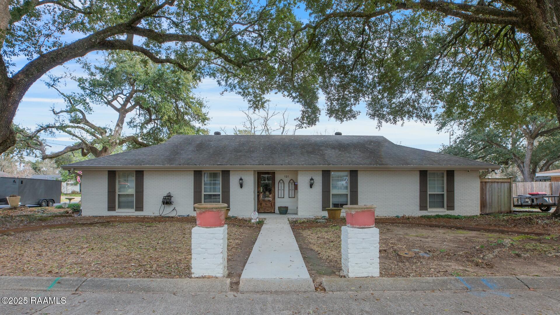 121 Oakridge Street