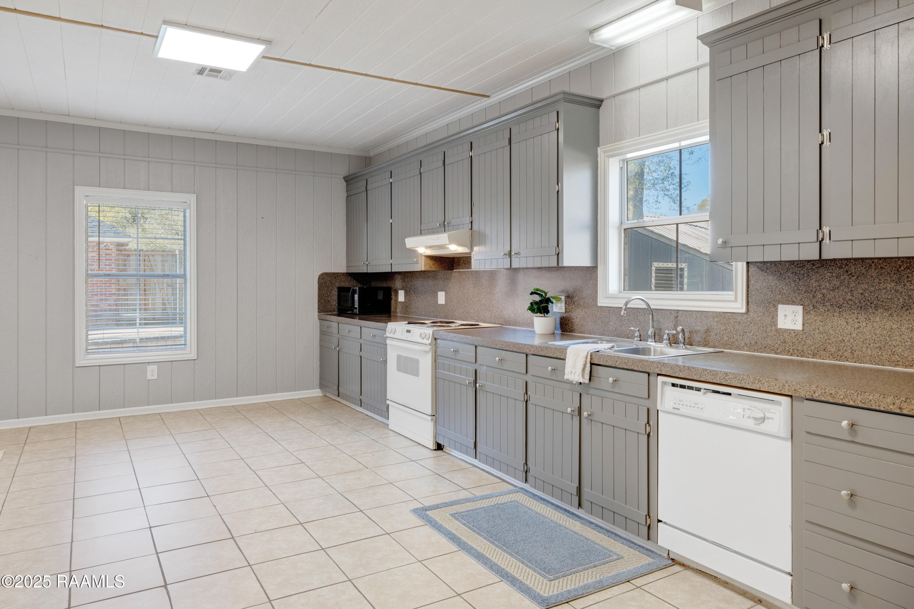 106 Hesper Drive