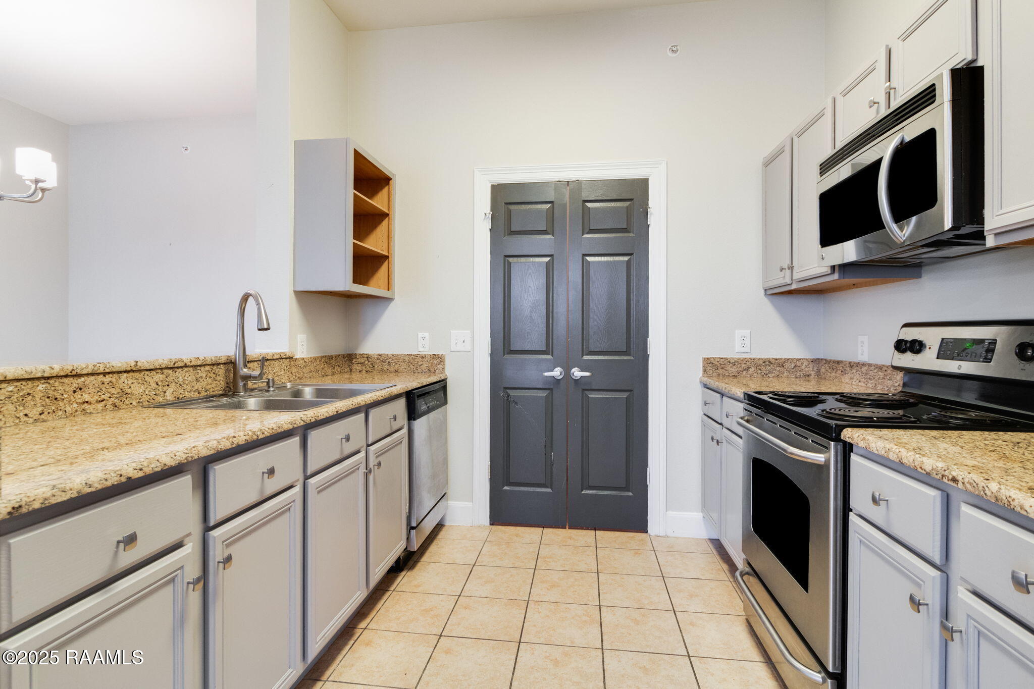 201 Settlers Trace Boulevard # 2406