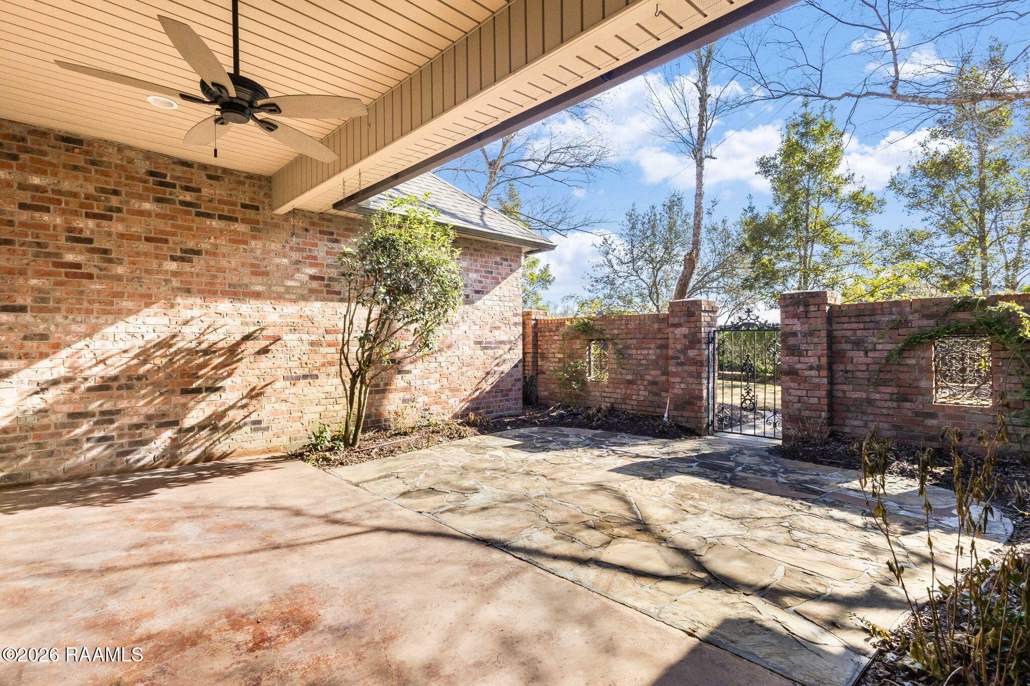 2528 Lakewood Drive