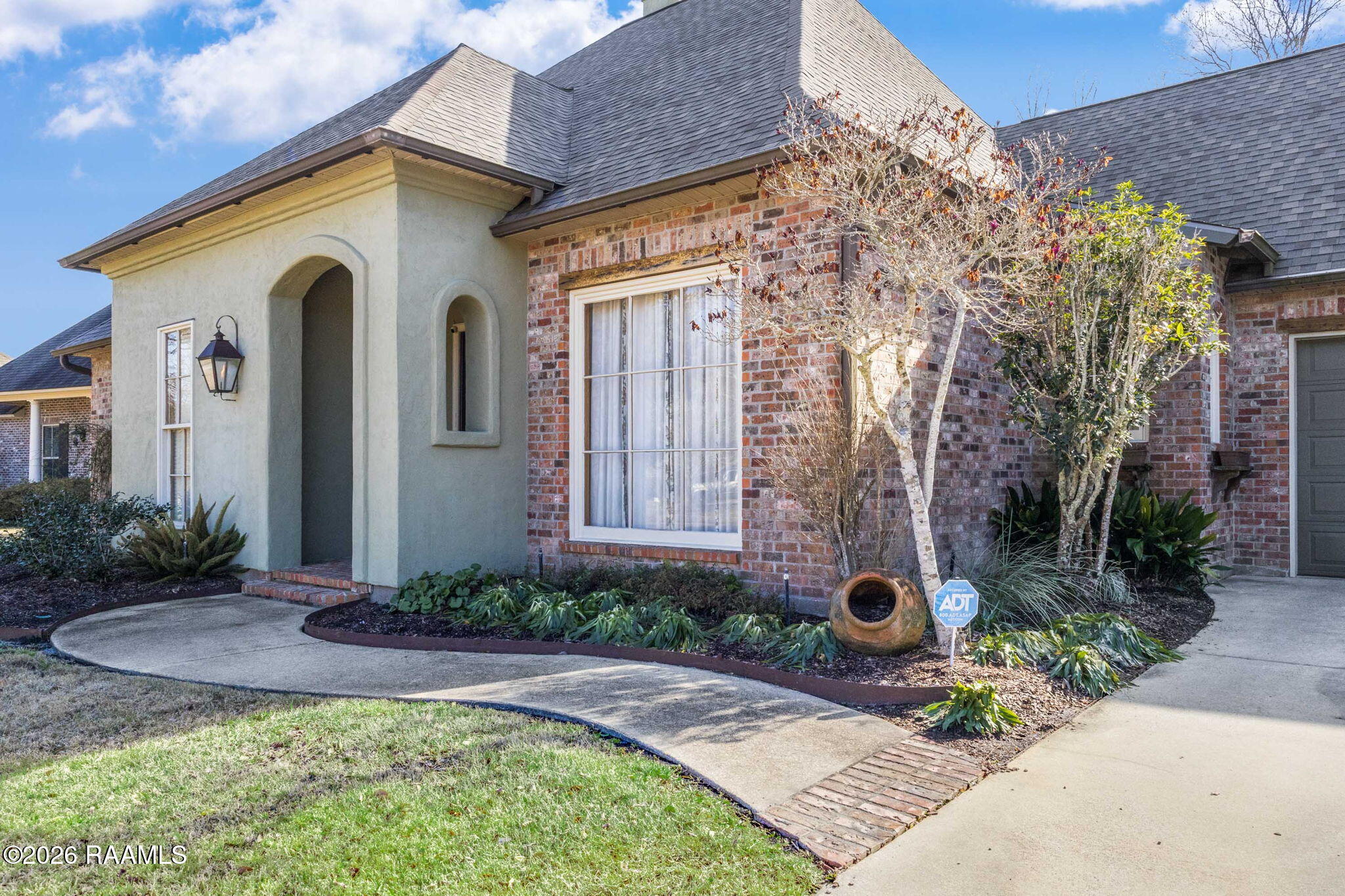 2528 Lakewood Drive