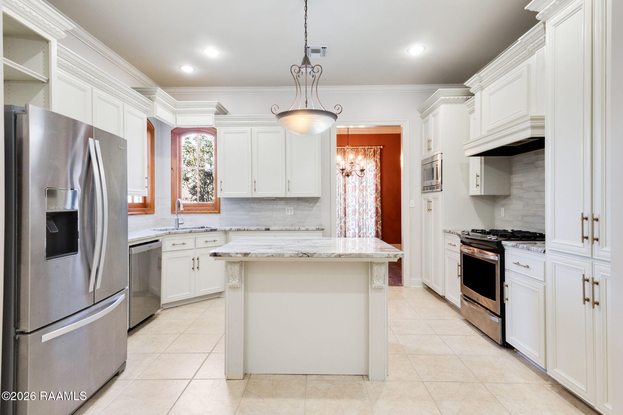 2528 Lakewood Drive
